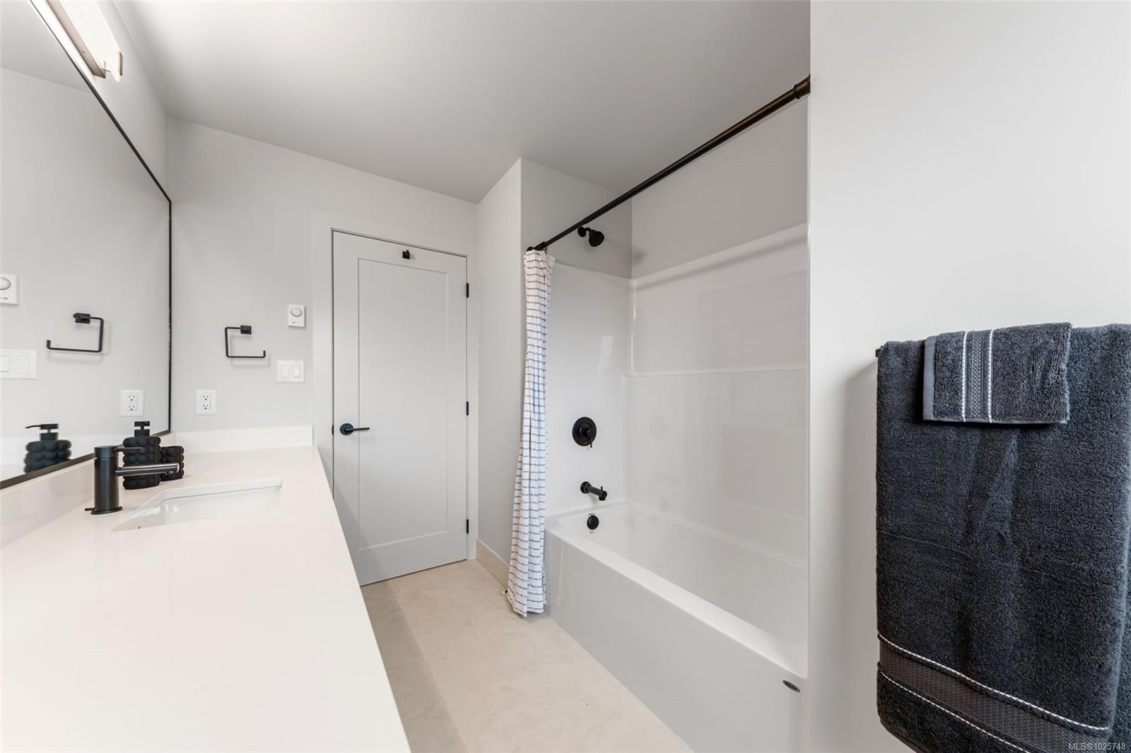 









3583


Temperate

Pl,
Colwood,




BC
V9C 0T3

