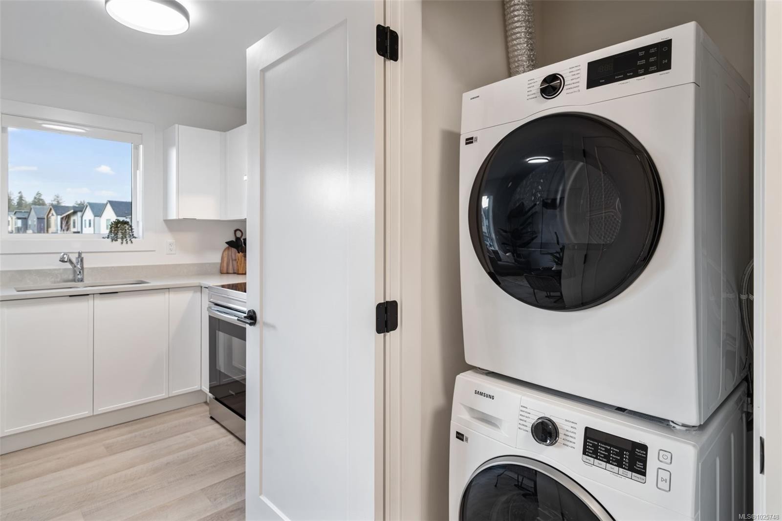 









3583


Temperate

Pl,
Colwood,




BC
V9C 0T3

