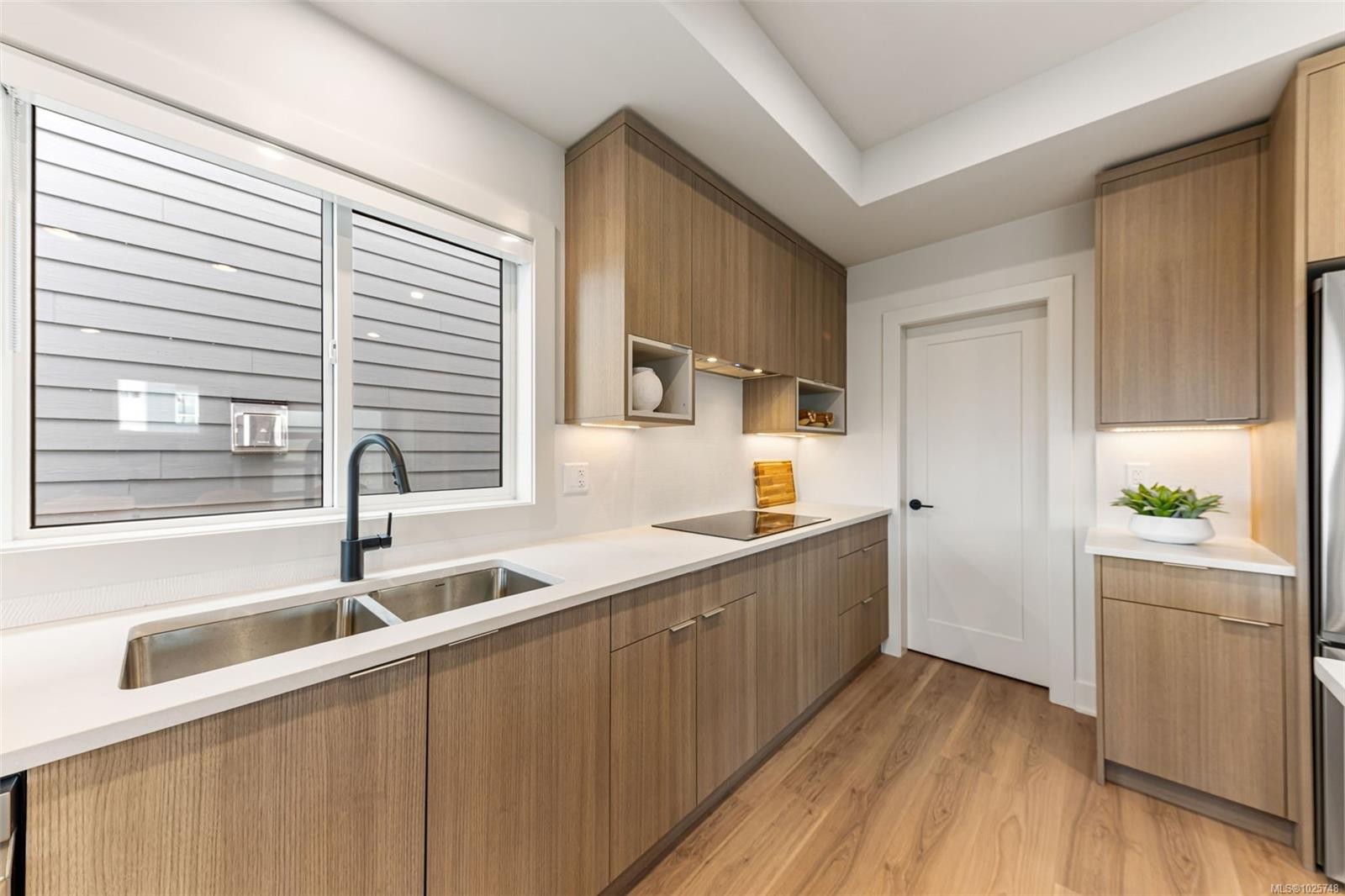 









3583


Temperate

Pl,
Colwood,




BC
V9C 0T3

