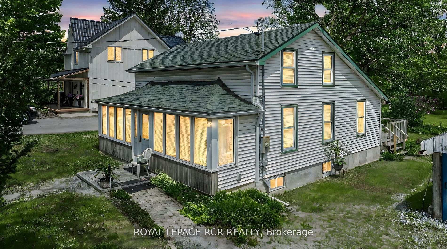 









20377


Leslie

Street,
East Gwillimbury,




ON
L0G 1R0

