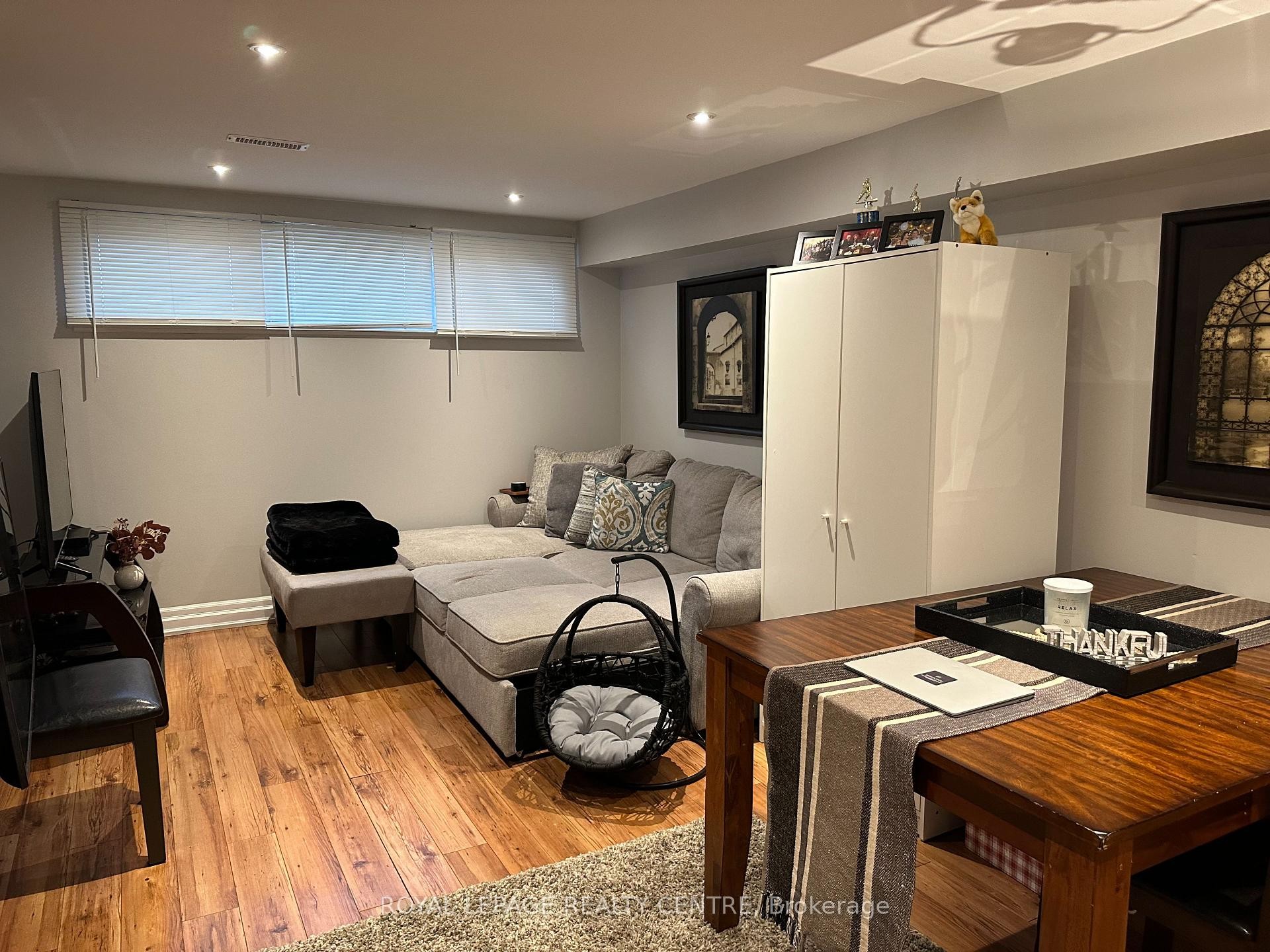 









824


Embassy

Avenue, Bsmt,
Mississauga,




ON
L5J 2Y2

