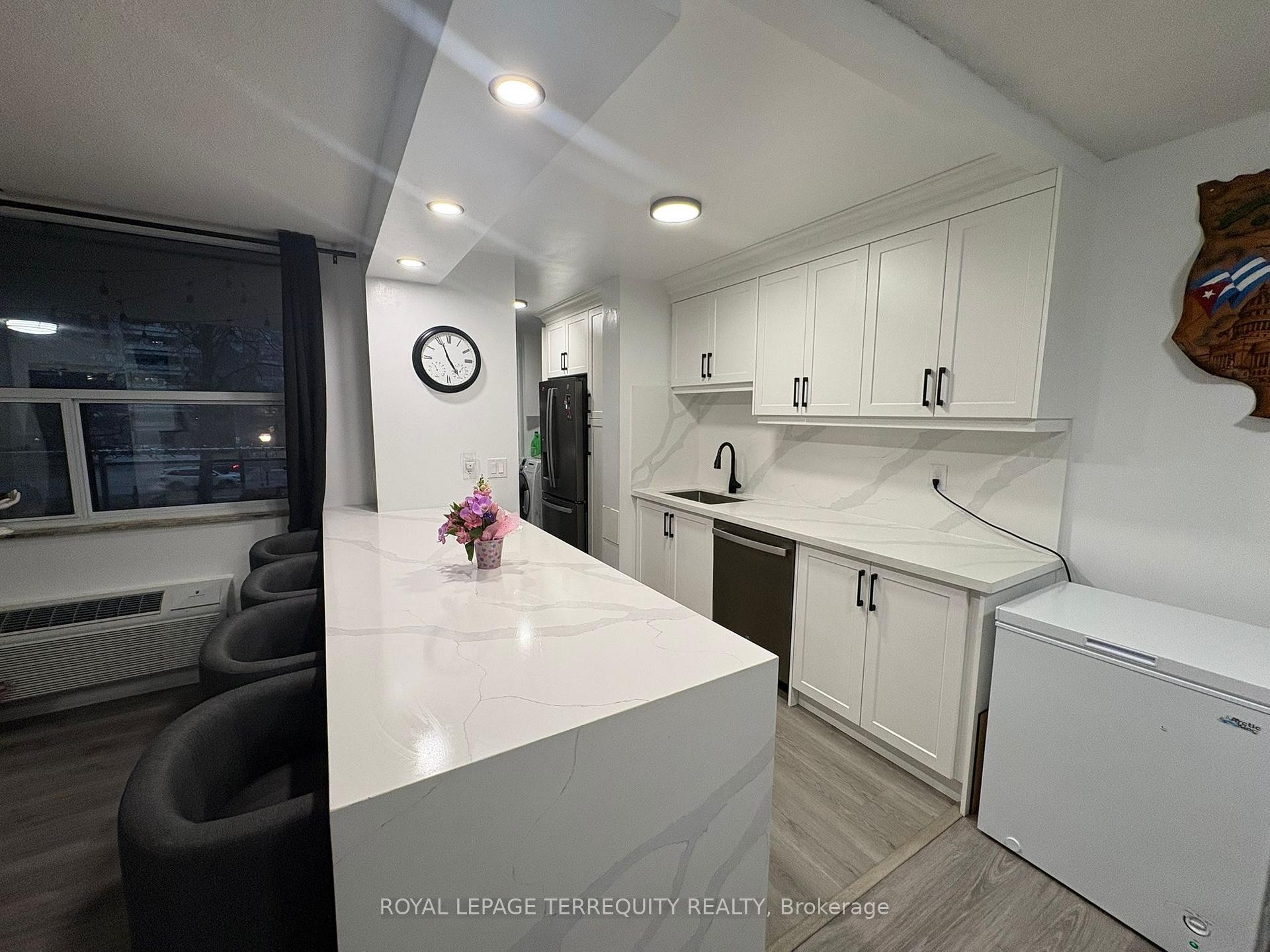 









966


Inverhouse

Drive, 206,
Mississauga,




ON
L5J 4B6

