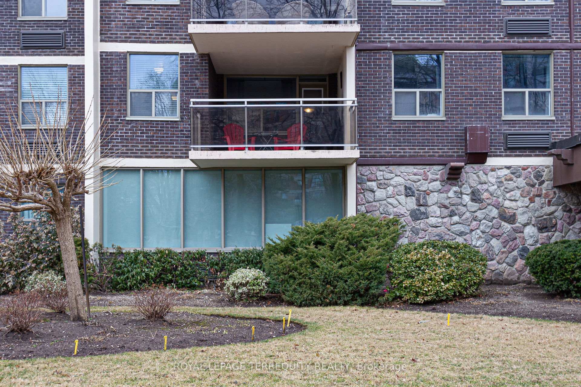 









966


Inverhouse

Drive, 206,
Mississauga,




ON
L5J 4B6

