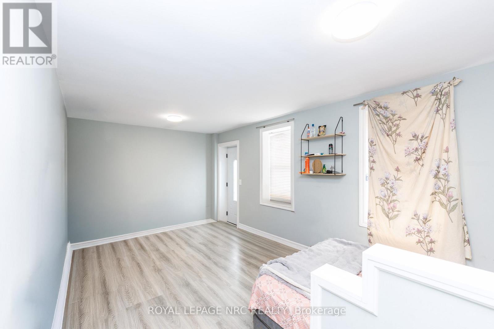 












625 LINCOLN STREET

,
Welland (Lincoln/Crowland),




Ontario
L3B4R2

