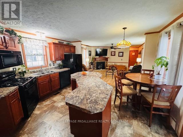 












22-3303 HIGHWAY 32

,
Front of Leeds & Seeleys Bay,




Ontario
K0H2N0

