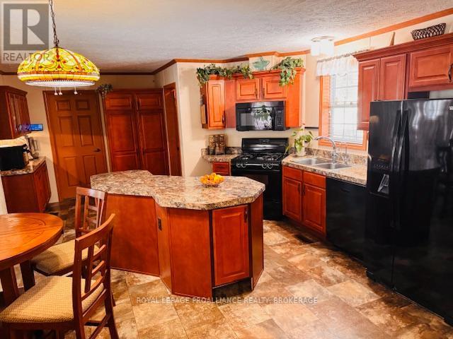 












22-3303 HIGHWAY 32

,
Front of Leeds & Seeleys Bay,




Ontario
K0H2N0

