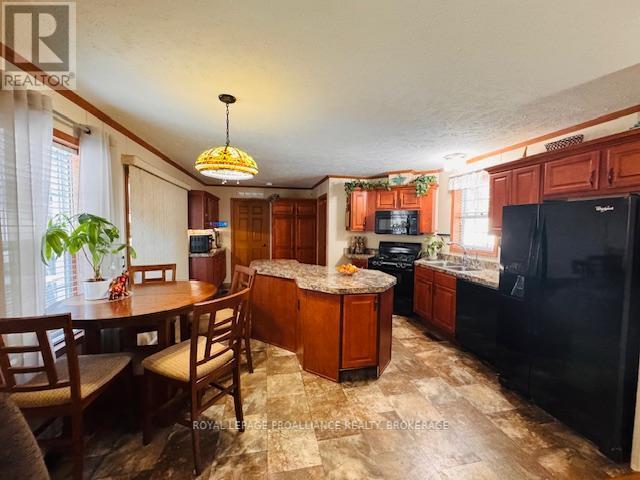 












22-3303 HIGHWAY 32

,
Front of Leeds & Seeleys Bay,




Ontario
K0H2N0

