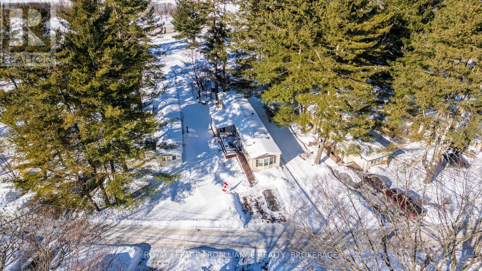 












22-3303 HIGHWAY 32

,
Front of Leeds & Seeleys Bay,




Ontario
K0H2N0

