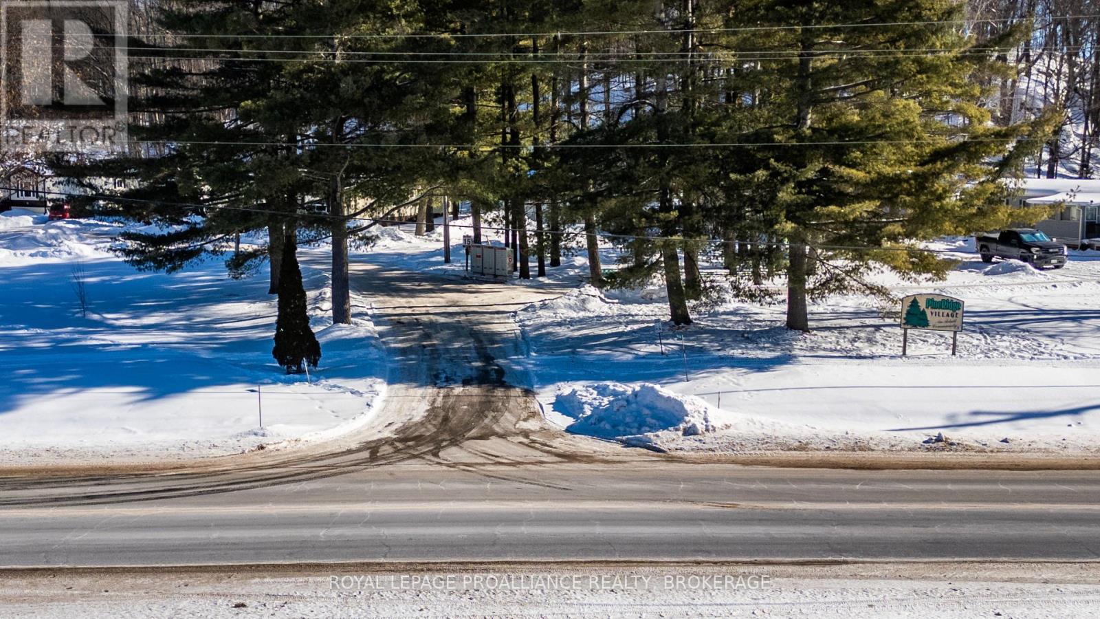 












22-3303 HIGHWAY 32

,
Front of Leeds & Seeleys Bay,




Ontario
K0H2N0

