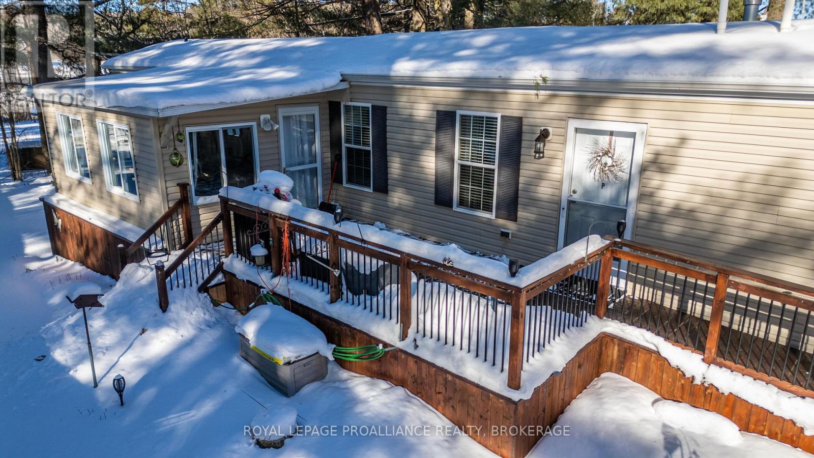 












22-3303 HIGHWAY 32

,
Front of Leeds & Seeleys Bay,




Ontario
K0H2N0

