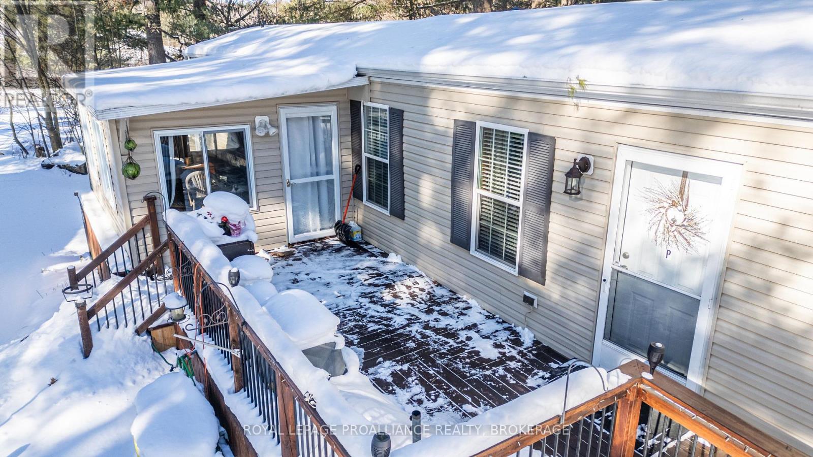 












22-3303 HIGHWAY 32

,
Front of Leeds & Seeleys Bay,




Ontario
K0H2N0

