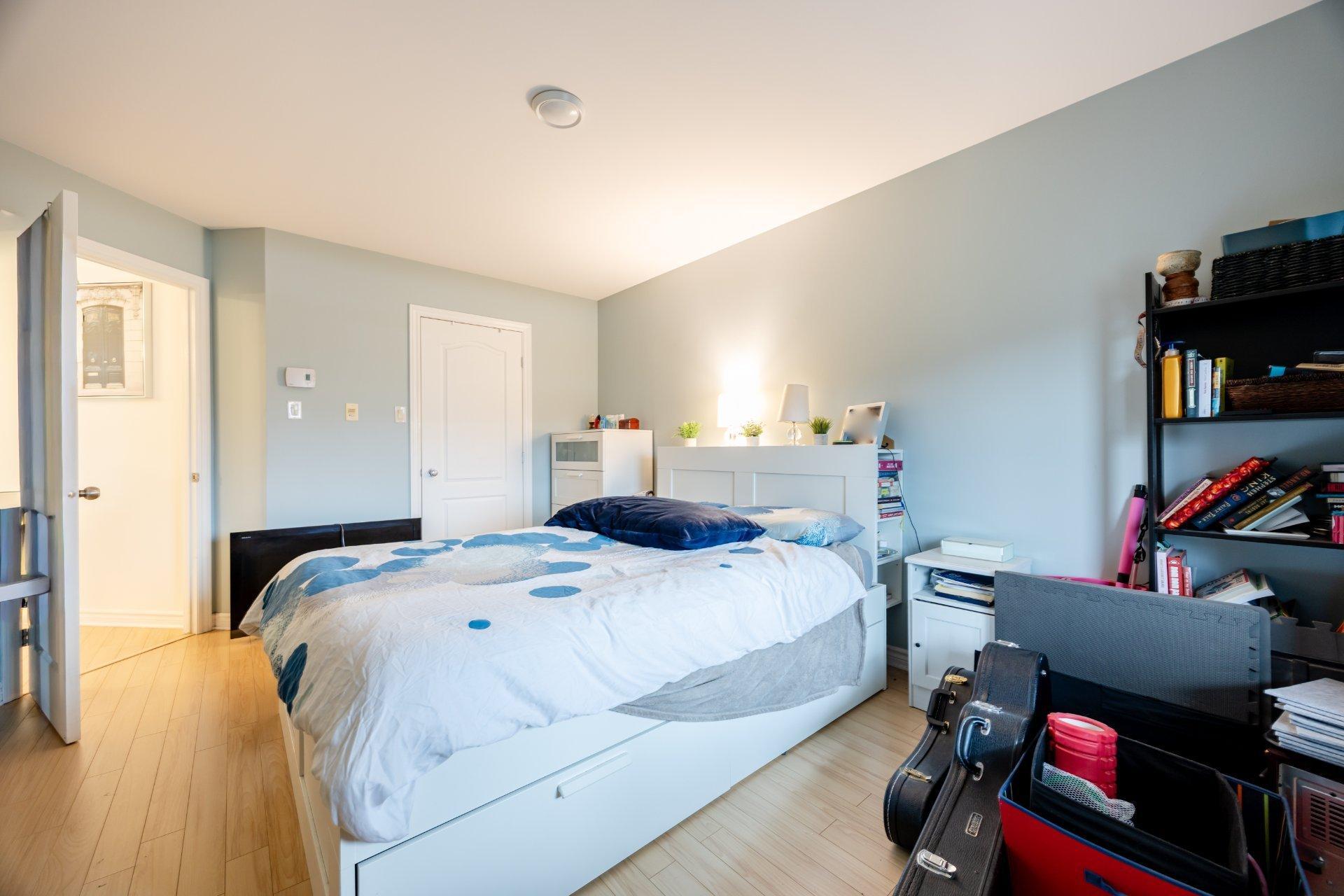 









5625


Rue Condor

, 2,
Brossard,




QC
J4Z0A4

