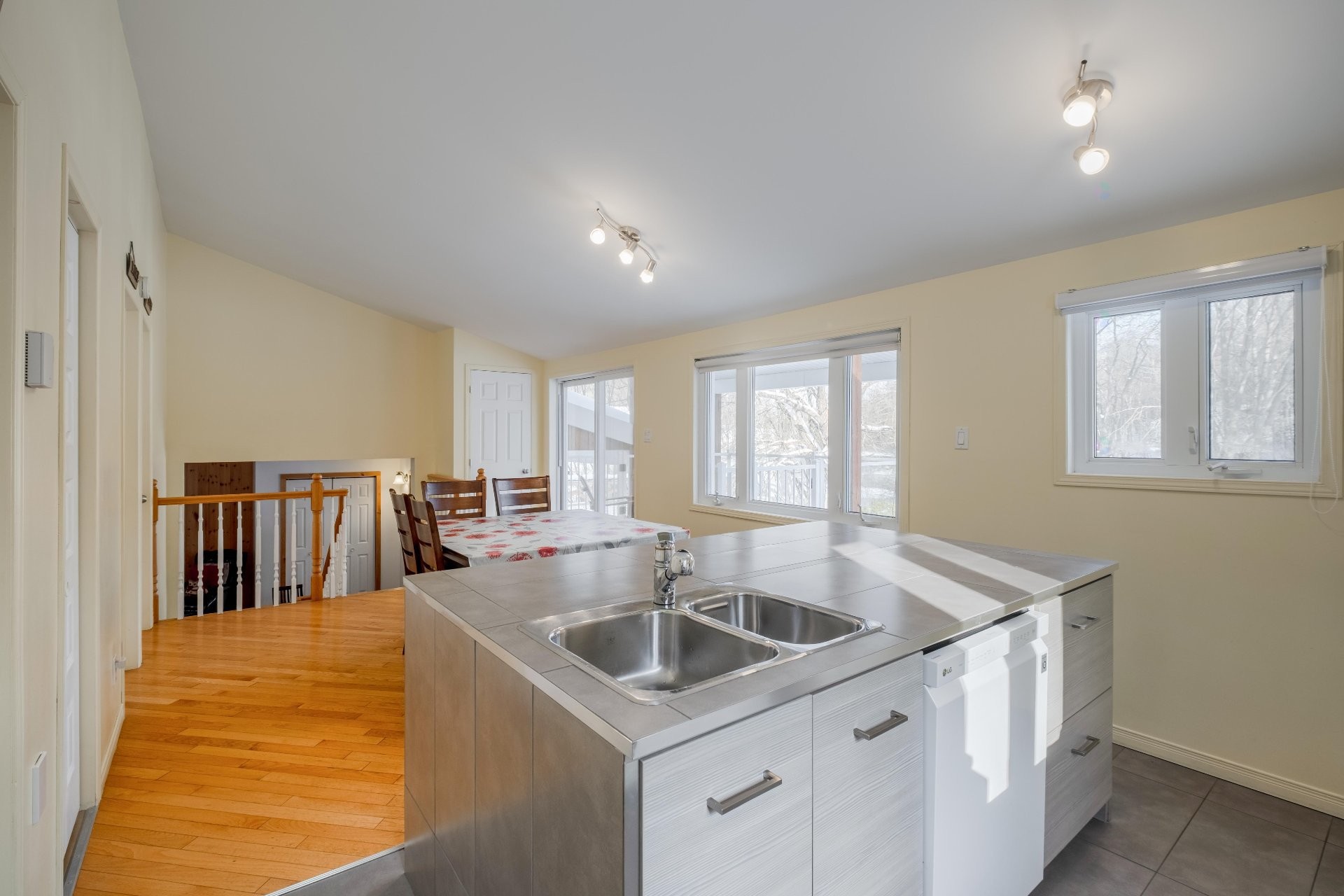 









6970


Rue Émery-Fontaine

,
Sherbrooke (Brompton/Rock Forest/Saint-Élie/Deauville),




QC
J1N2S8

