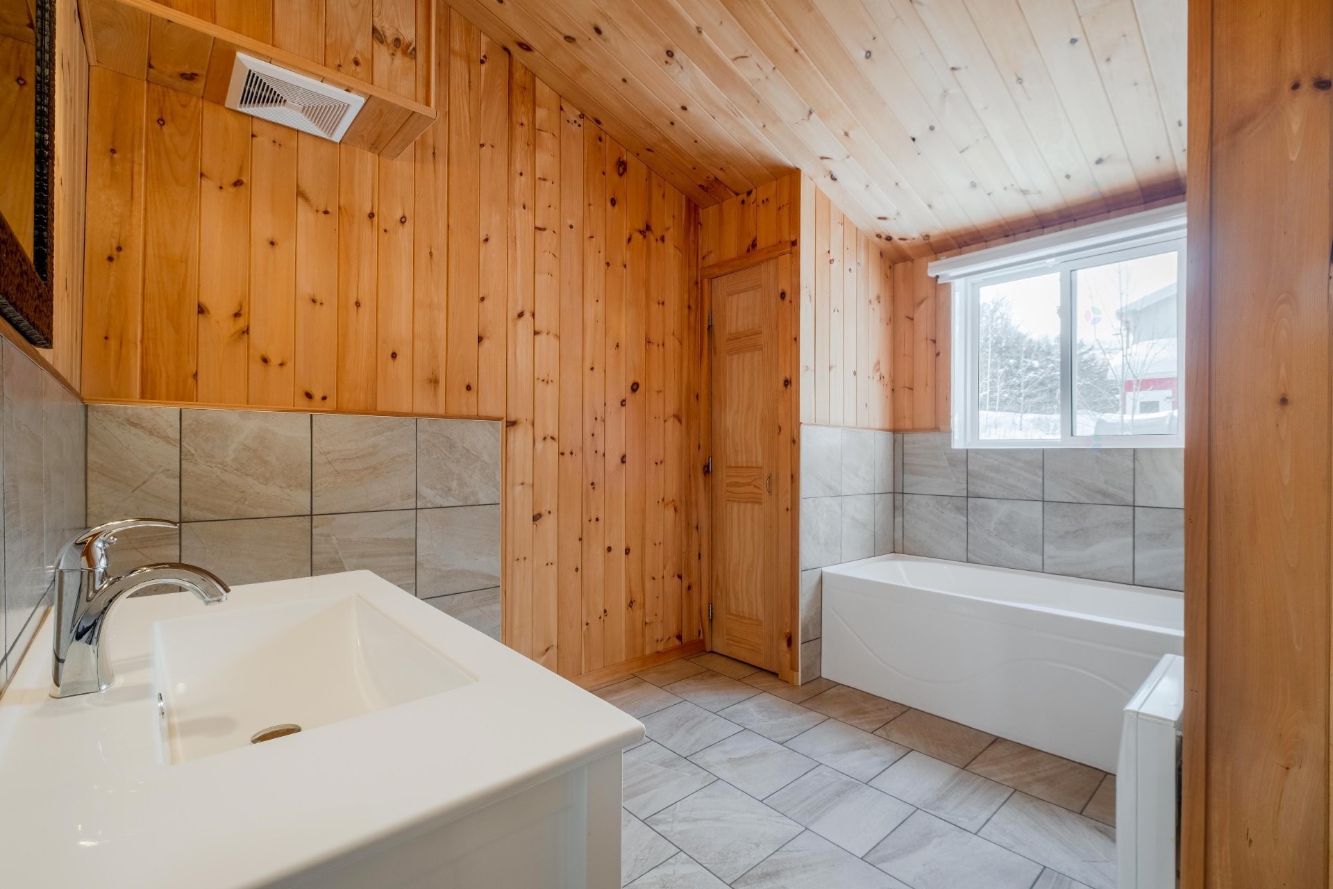 









6970


Rue Émery-Fontaine

,
Sherbrooke (Brompton/Rock Forest/Saint-Élie/Deauville),




QC
J1N2S8

