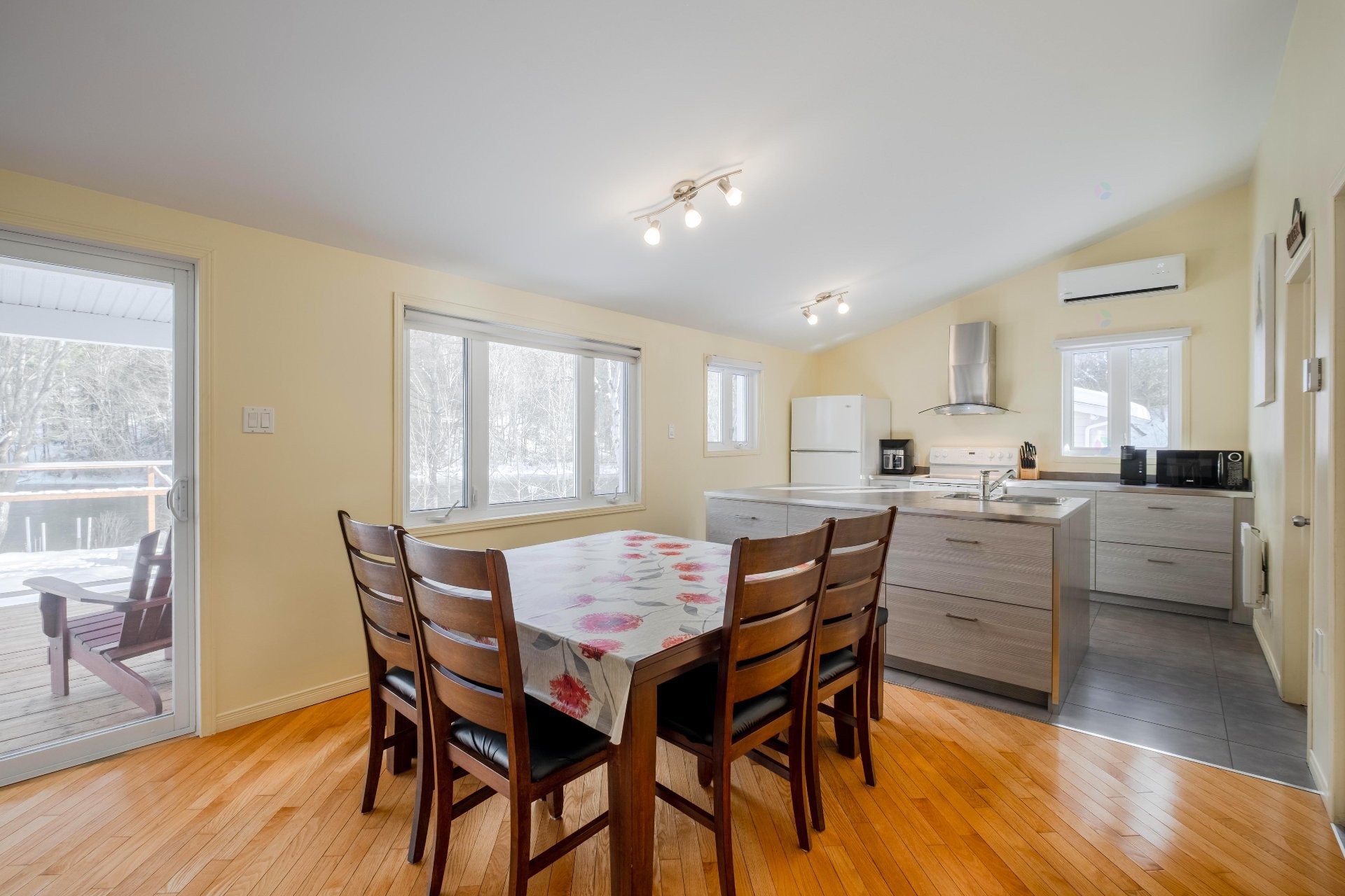 









6970


Rue Émery-Fontaine

,
Sherbrooke (Brompton/Rock Forest/Saint-Élie/Deauville),




QC
J1N2S8

