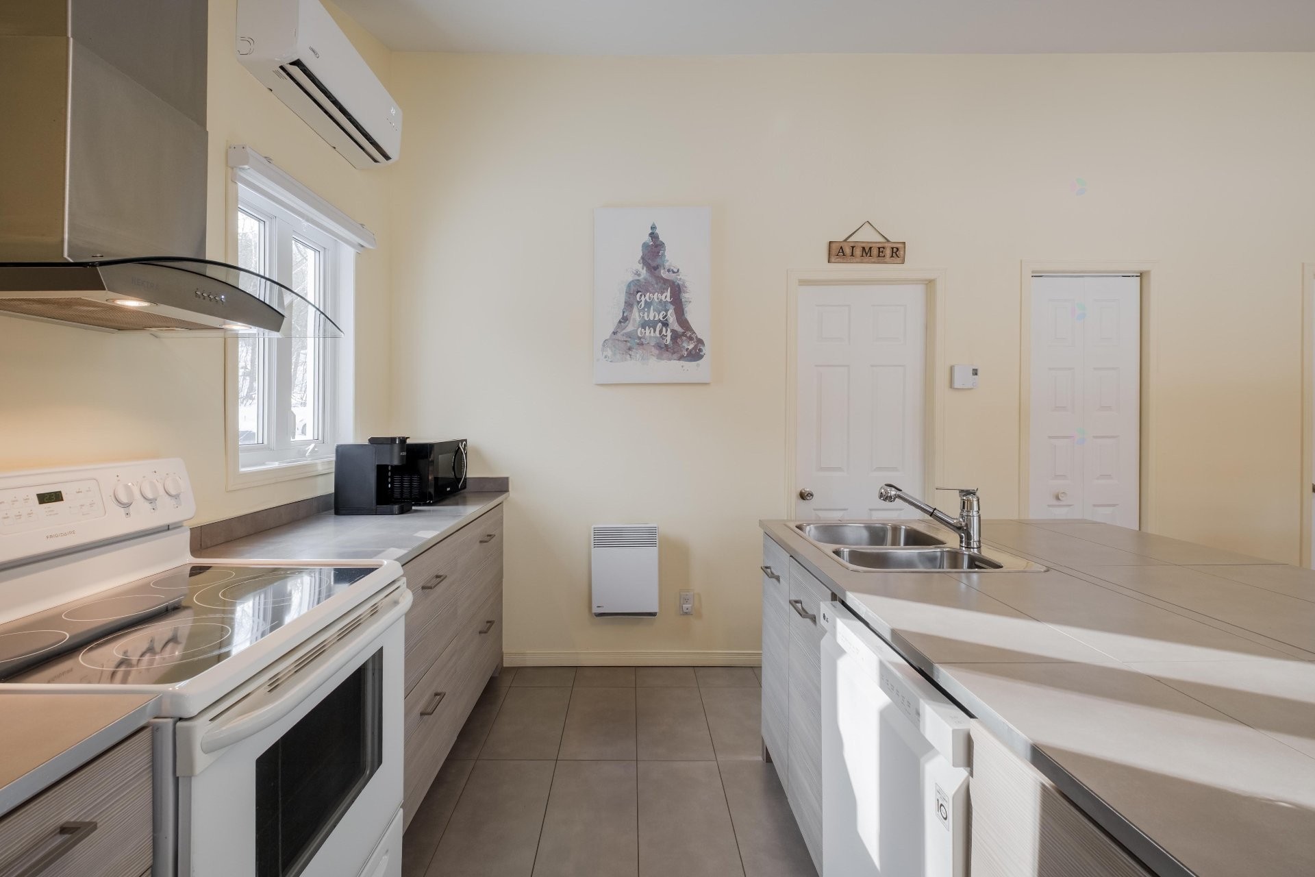 









6970


Rue Émery-Fontaine

,
Sherbrooke (Brompton/Rock Forest/Saint-Élie/Deauville),




QC
J1N2S8

