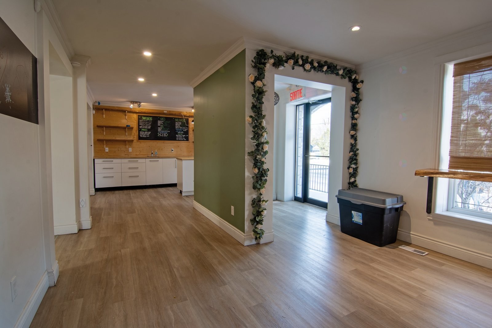 









640


Rue Bernard-Pilon

,
McMasterville,




QC
J3G1L2

