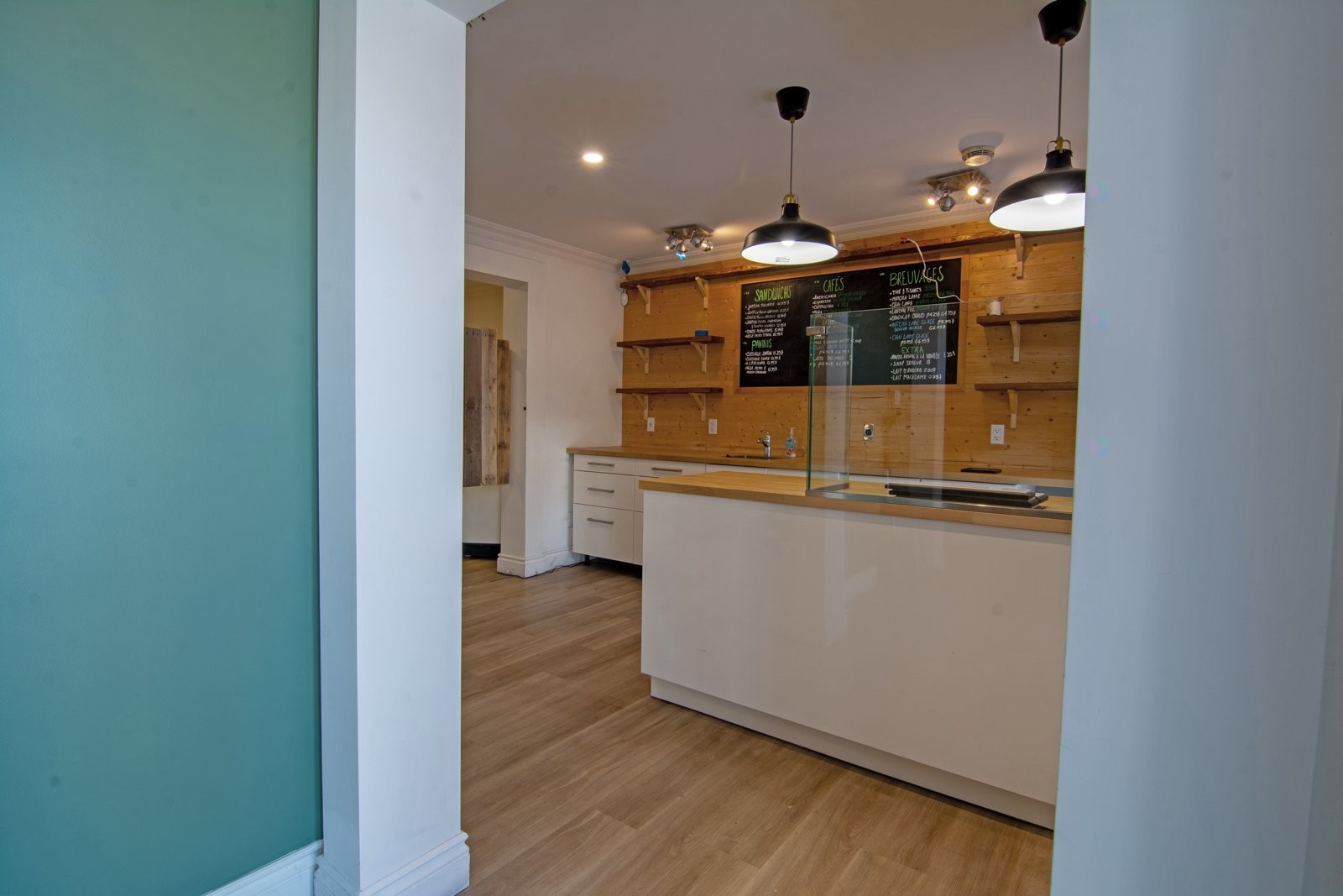 









640


Rue Bernard-Pilon

,
McMasterville,




QC
J3G1L2

