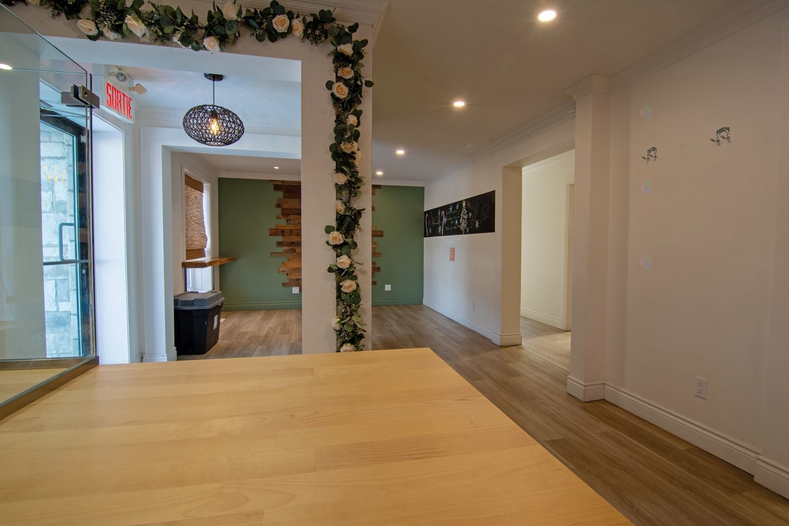 









640


Rue Bernard-Pilon

,
McMasterville,




QC
J3G1L2

