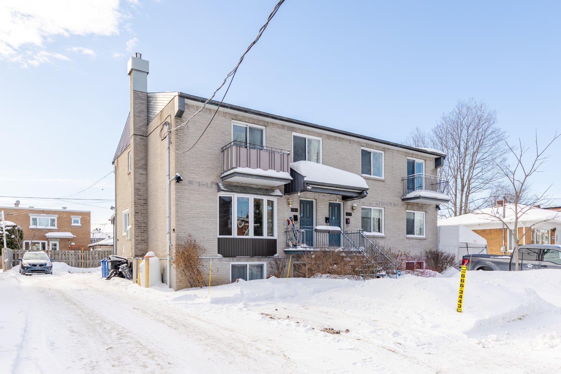 









3912

 - 3916


Grand Boulevard

,
Longueuil (Saint-Hubert),




QC
J4T2M5

