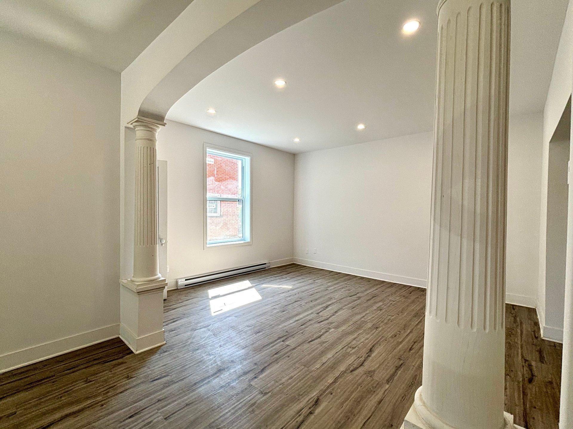 









2142


Boul. Grand

,
Montréal (Côte-des-Neiges/Notre-Dame-de-Grâce),




QC
H4B2W8

