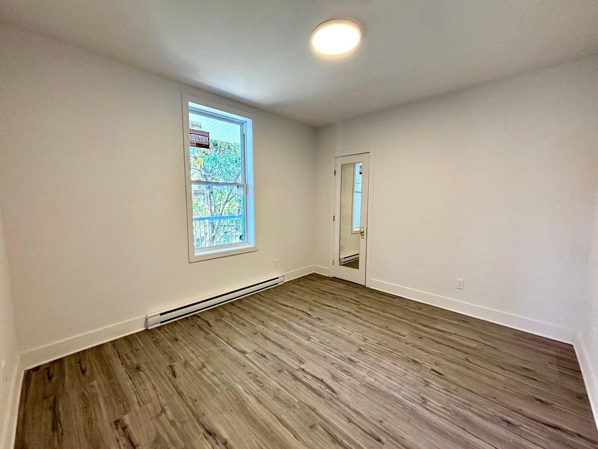 









2142


Boul. Grand

,
Montréal (Côte-des-Neiges/Notre-Dame-de-Grâce),




QC
H4B2W8

