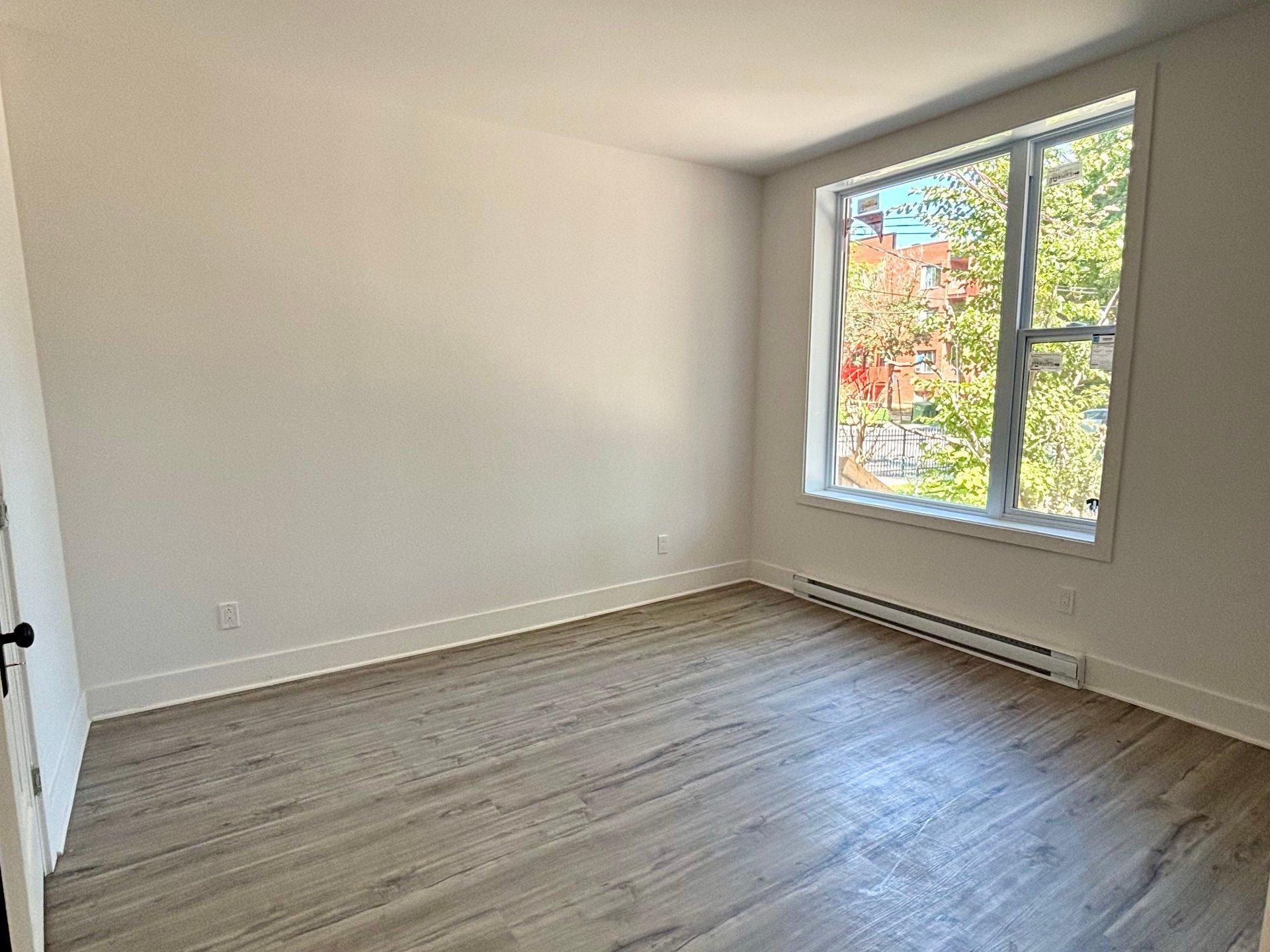 









2142


Boul. Grand

,
Montréal (Côte-des-Neiges/Notre-Dame-de-Grâce),




QC
H4B2W8

