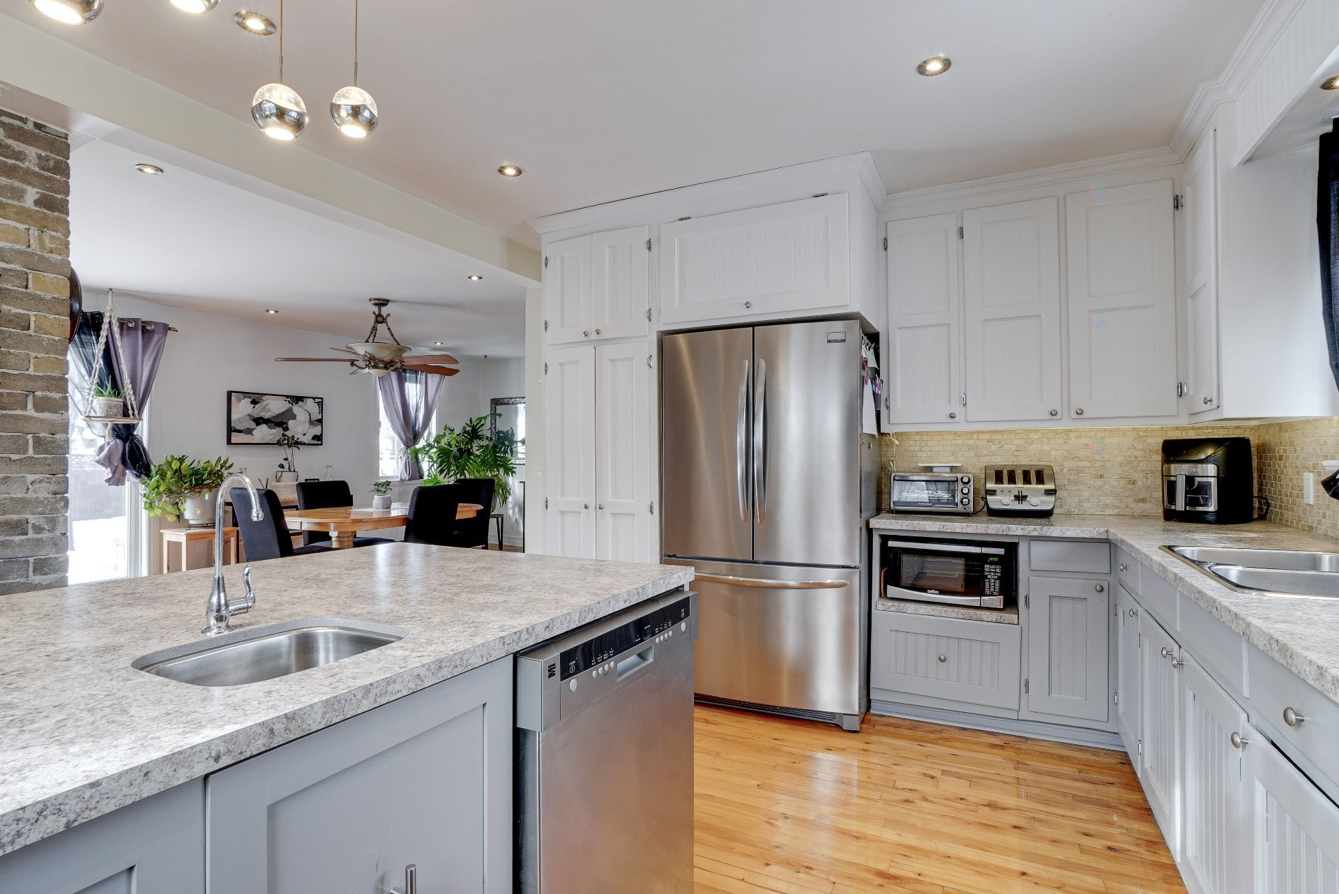 









18


Rue Archambault

,
Charlemagne,




QC
J5Z1Z8

