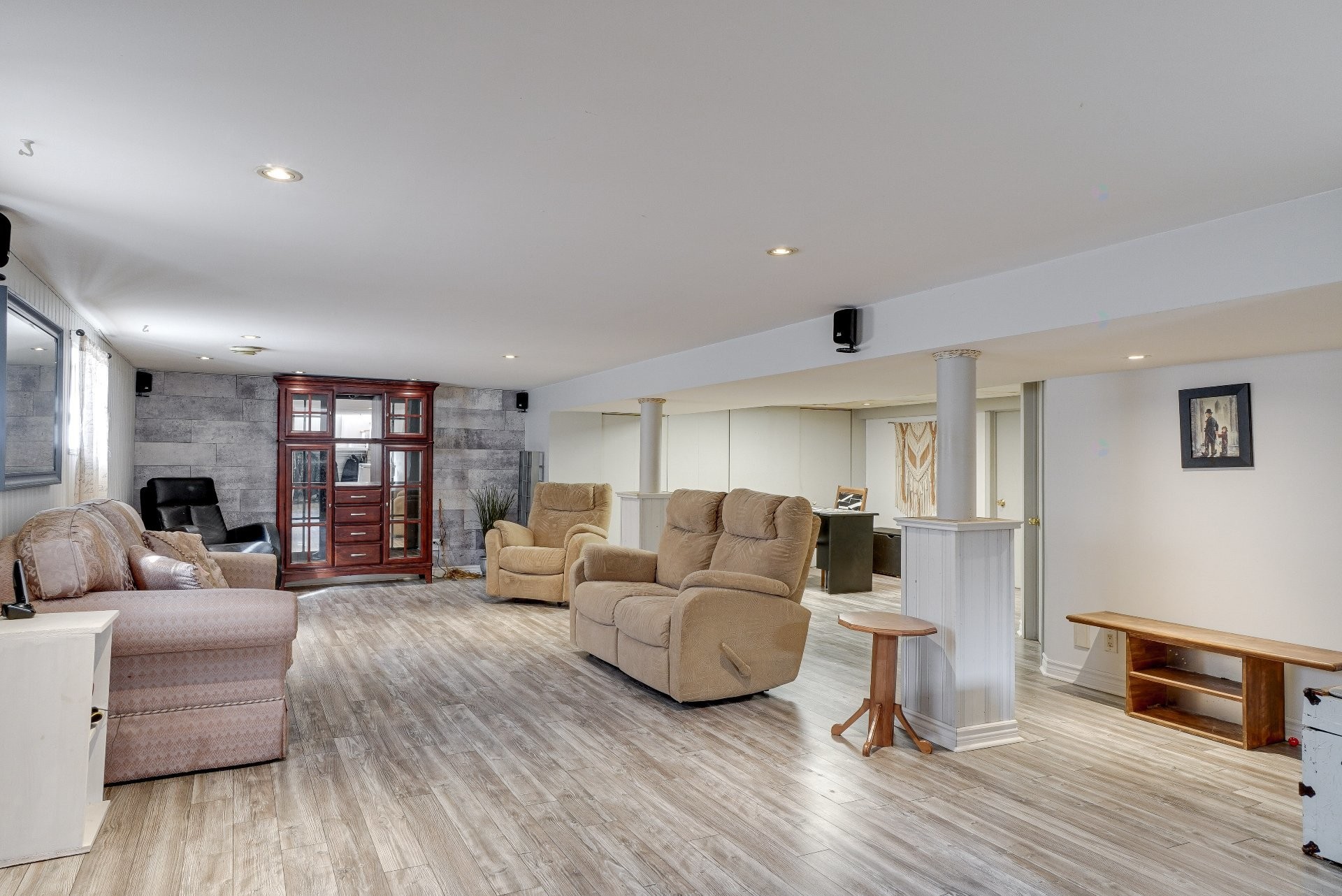 









18


Rue Archambault

,
Charlemagne,




QC
J5Z1Z8

