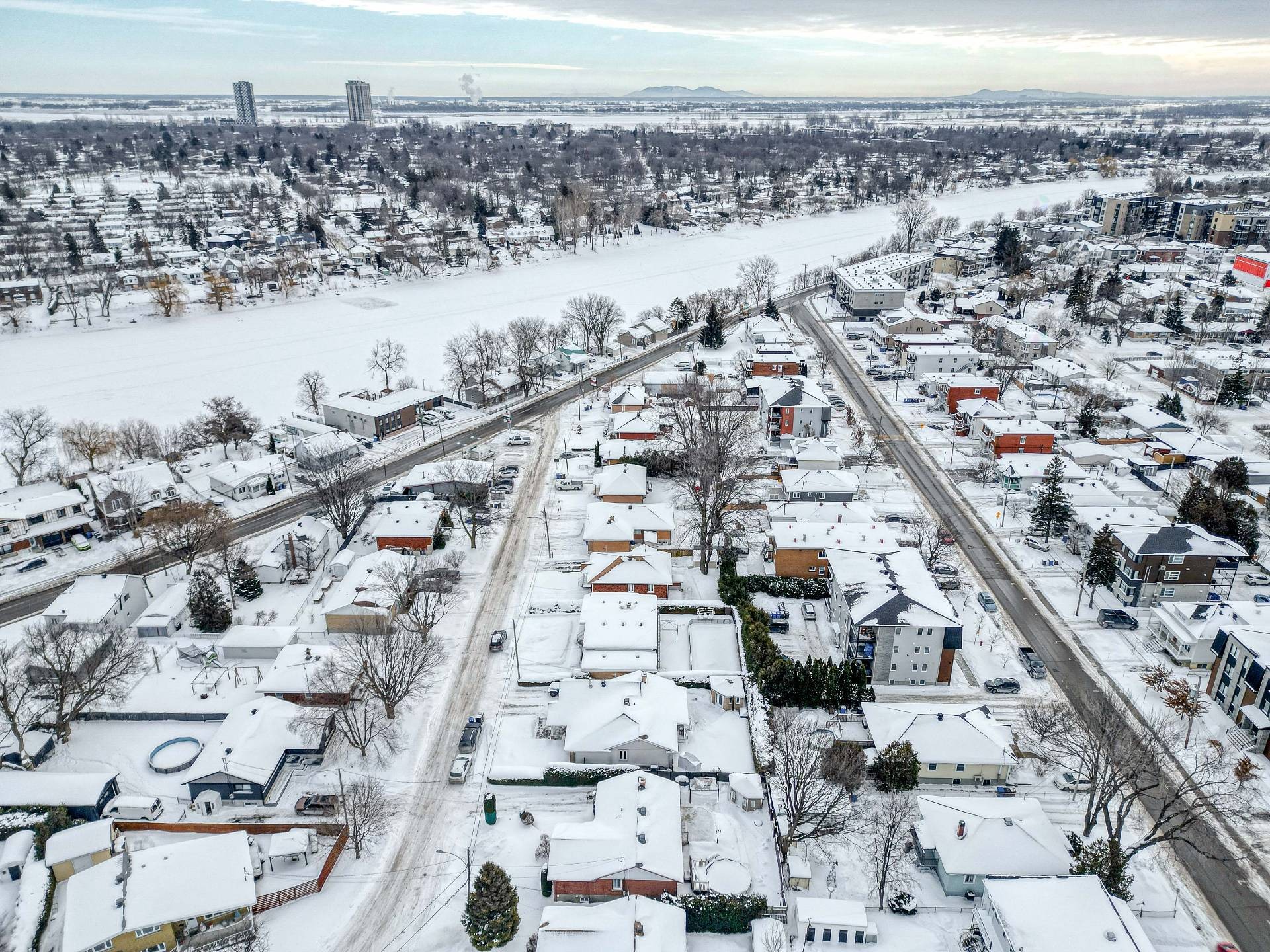 









18


Rue Archambault

,
Charlemagne,




QC
J5Z1Z8

