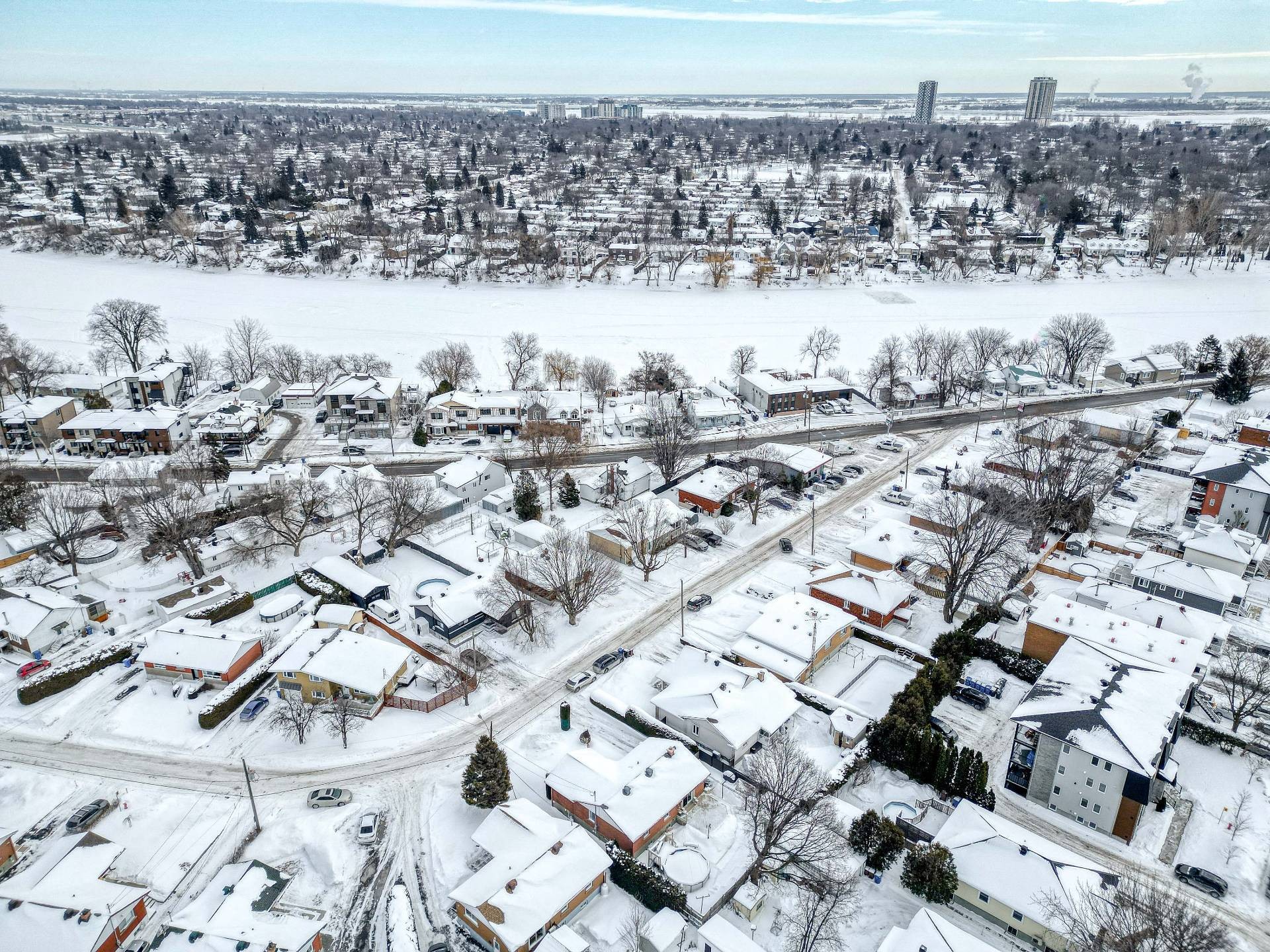 









18


Rue Archambault

,
Charlemagne,




QC
J5Z1Z8

