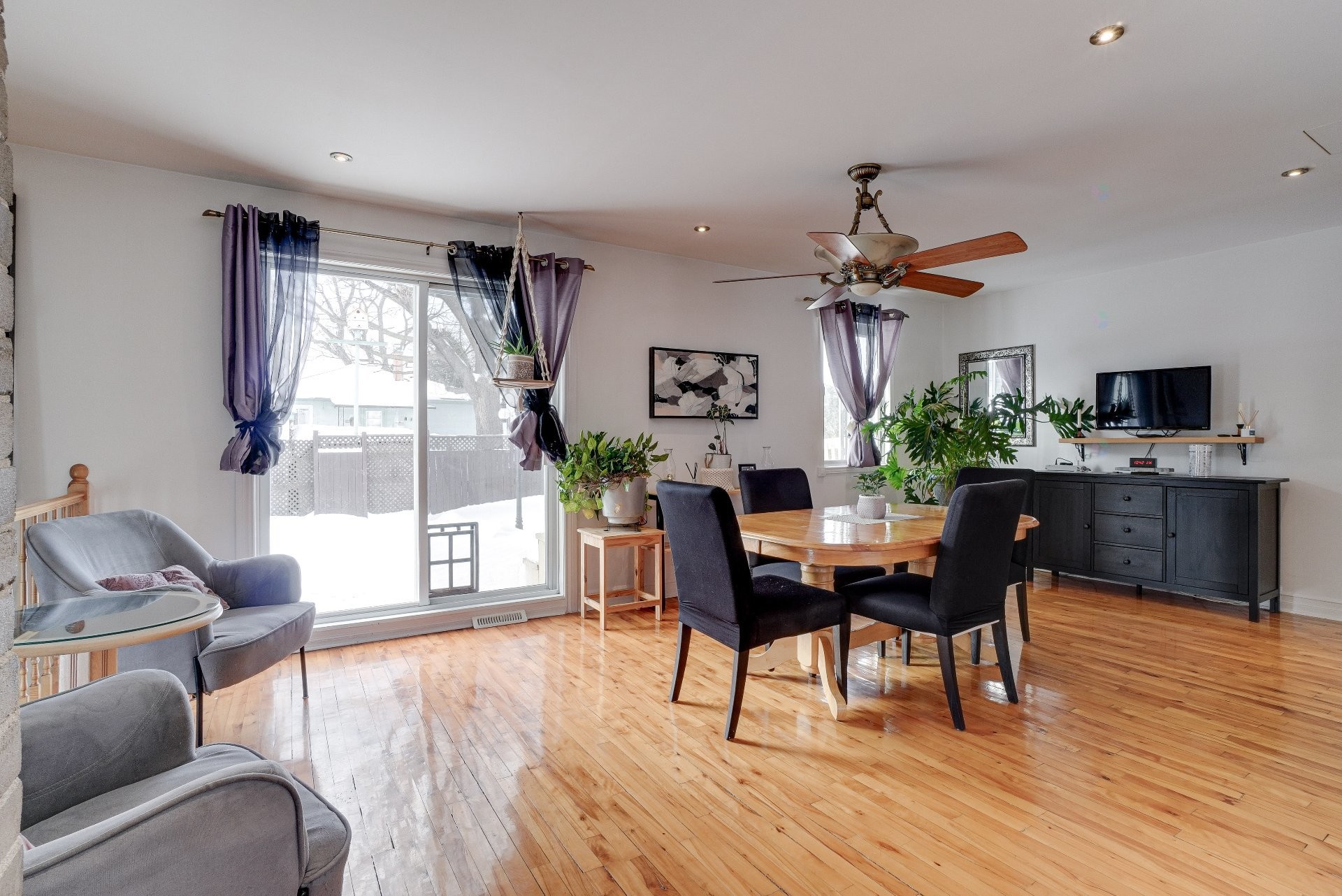 









18


Rue Archambault

,
Charlemagne,




QC
J5Z1Z8

