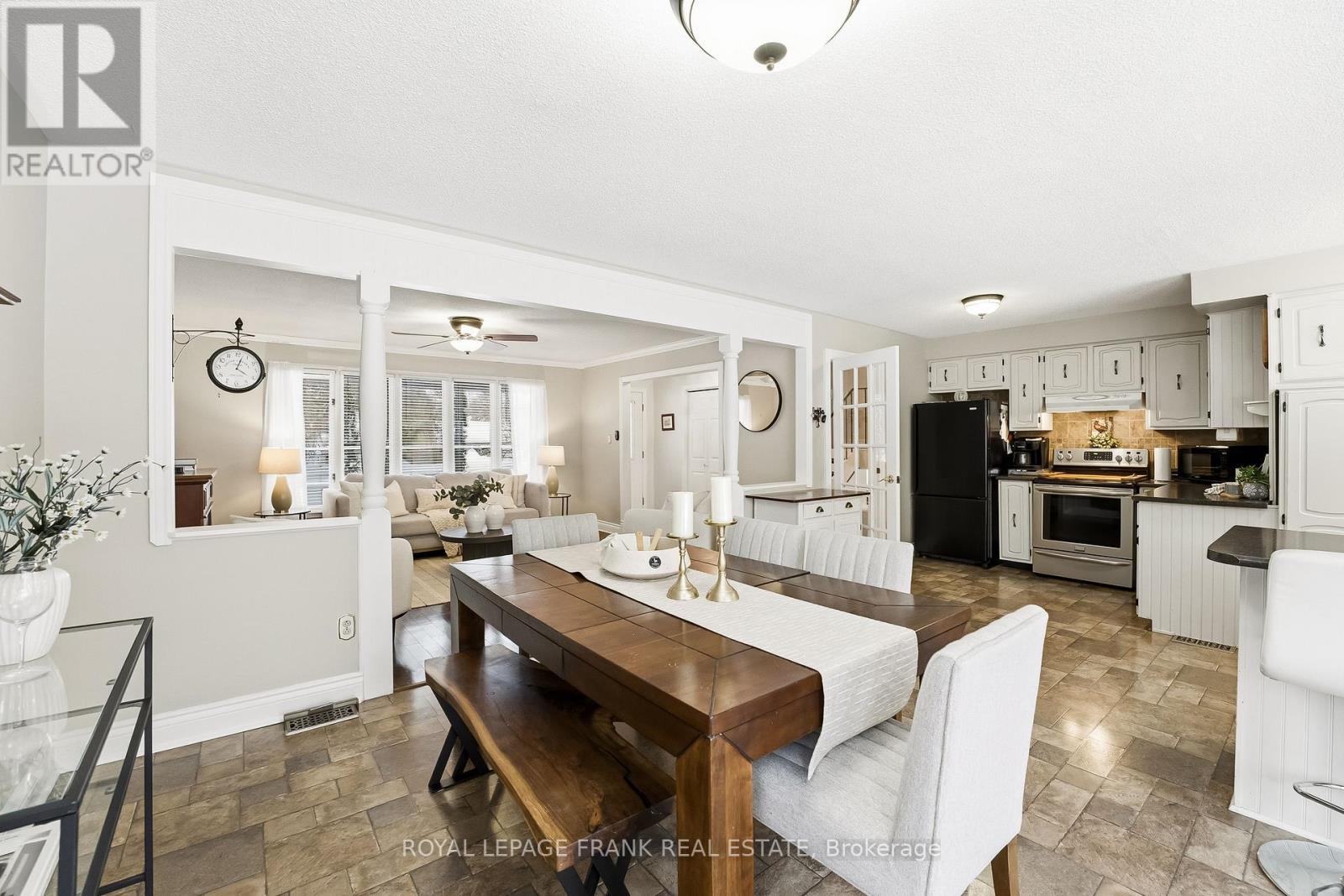 












89 ALLAN STREET

,
Scugog (Port Perry),




Ontario
L9L1E6

