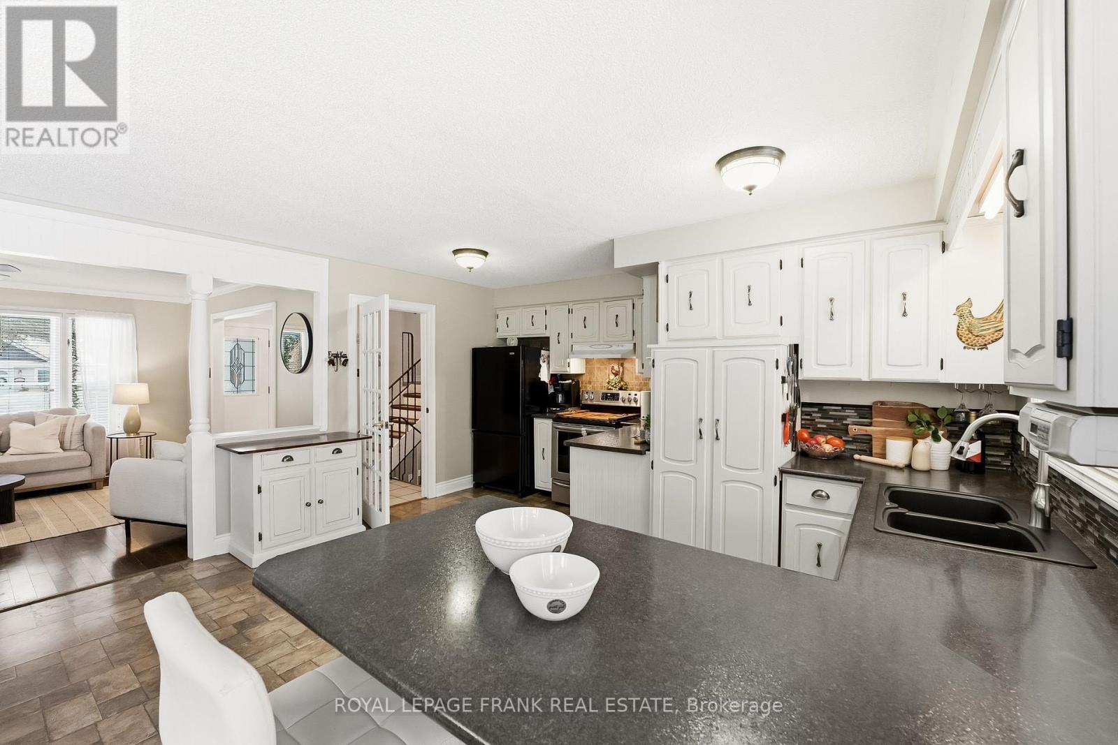 












89 ALLAN STREET

,
Scugog (Port Perry),




Ontario
L9L1E6

