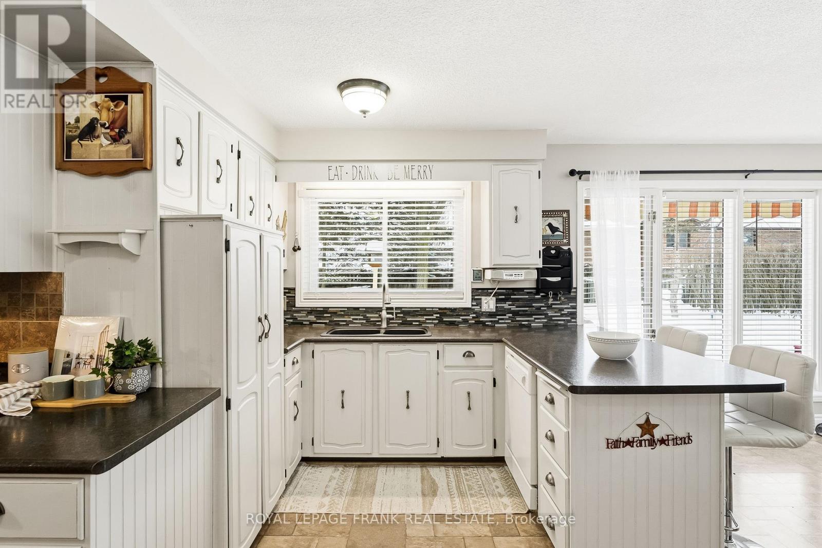 












89 ALLAN STREET

,
Scugog (Port Perry),




Ontario
L9L1E6

