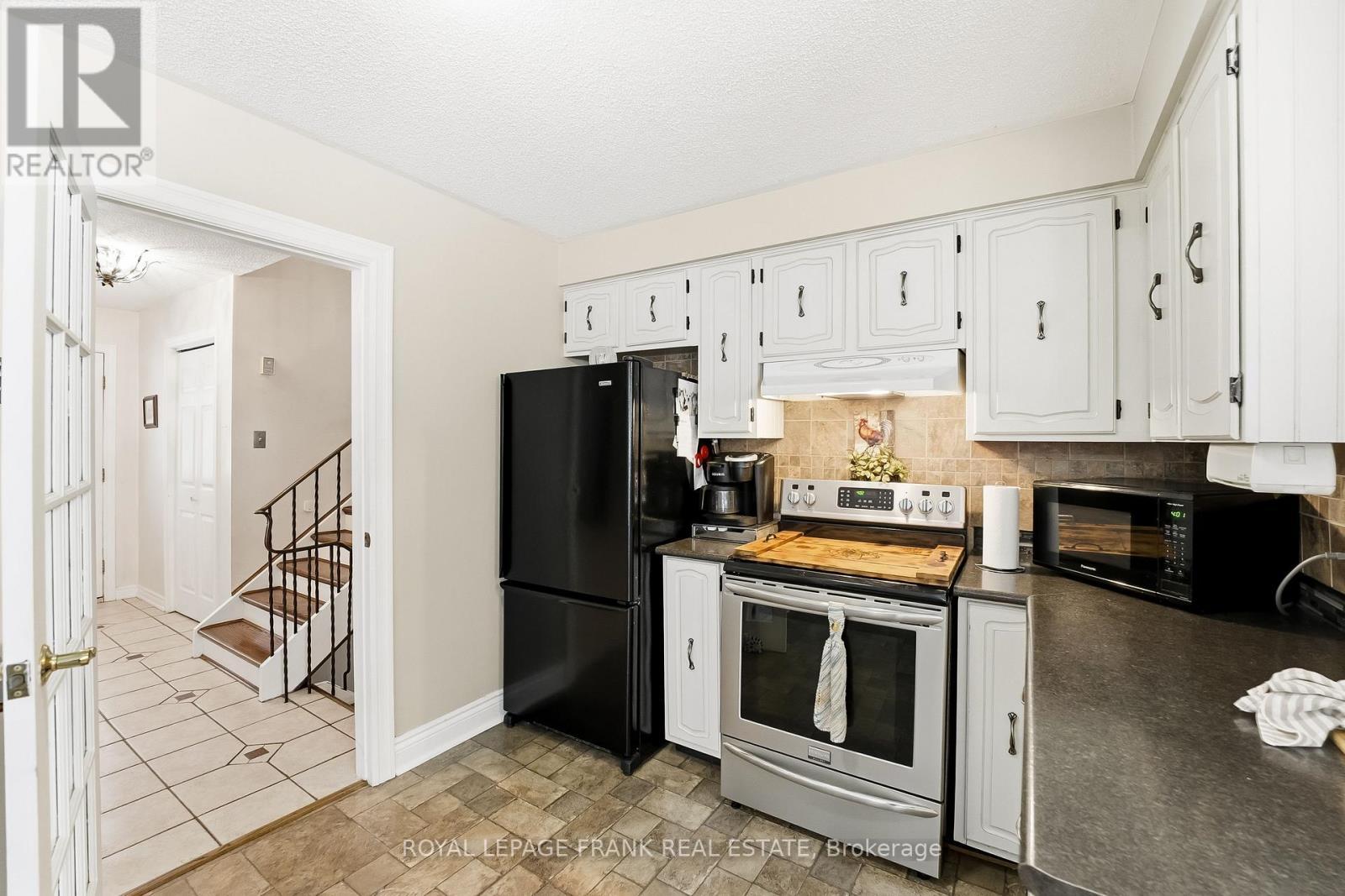 












89 ALLAN STREET

,
Scugog (Port Perry),




Ontario
L9L1E6

