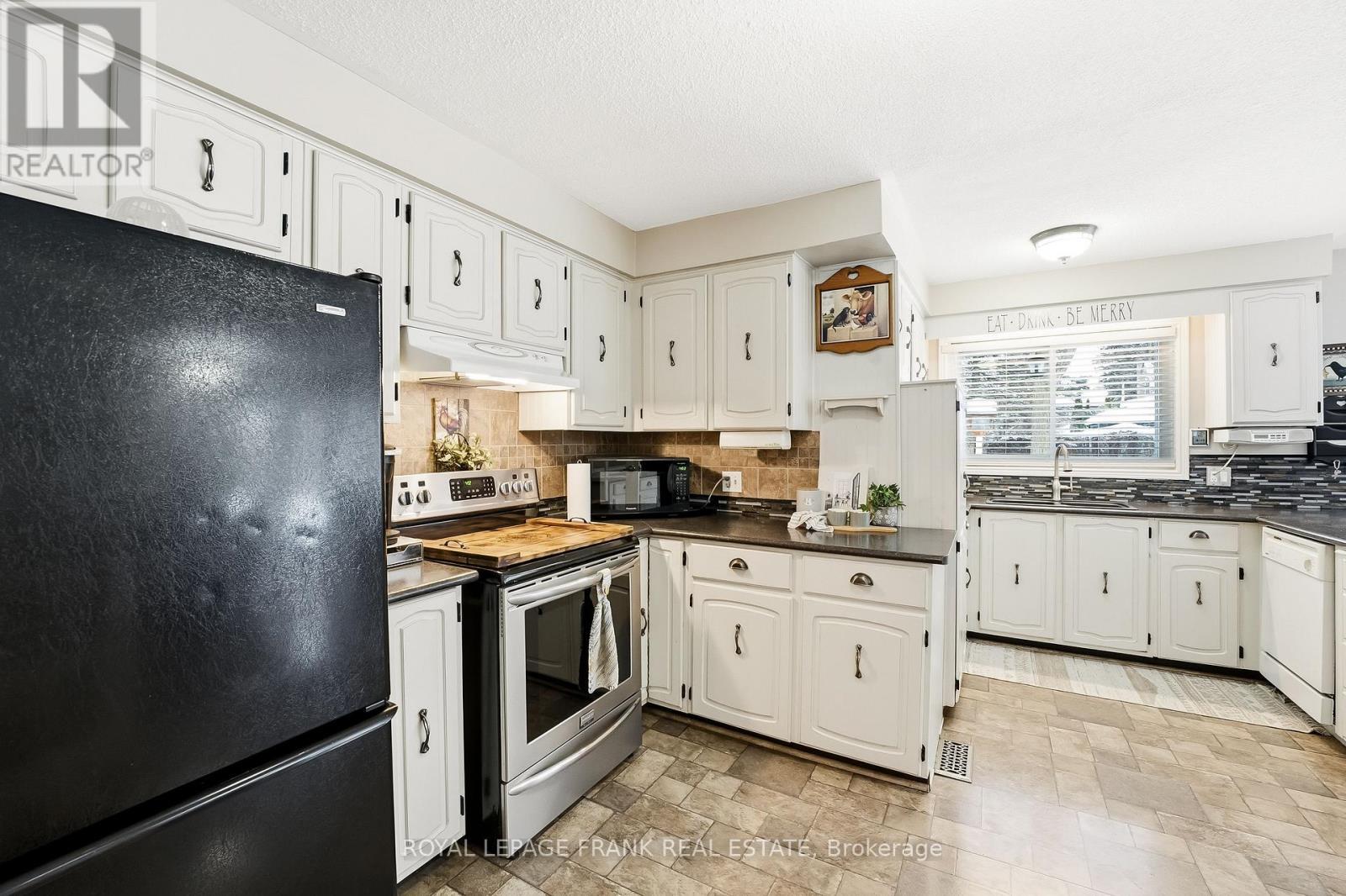 












89 ALLAN STREET

,
Scugog (Port Perry),




Ontario
L9L1E6

