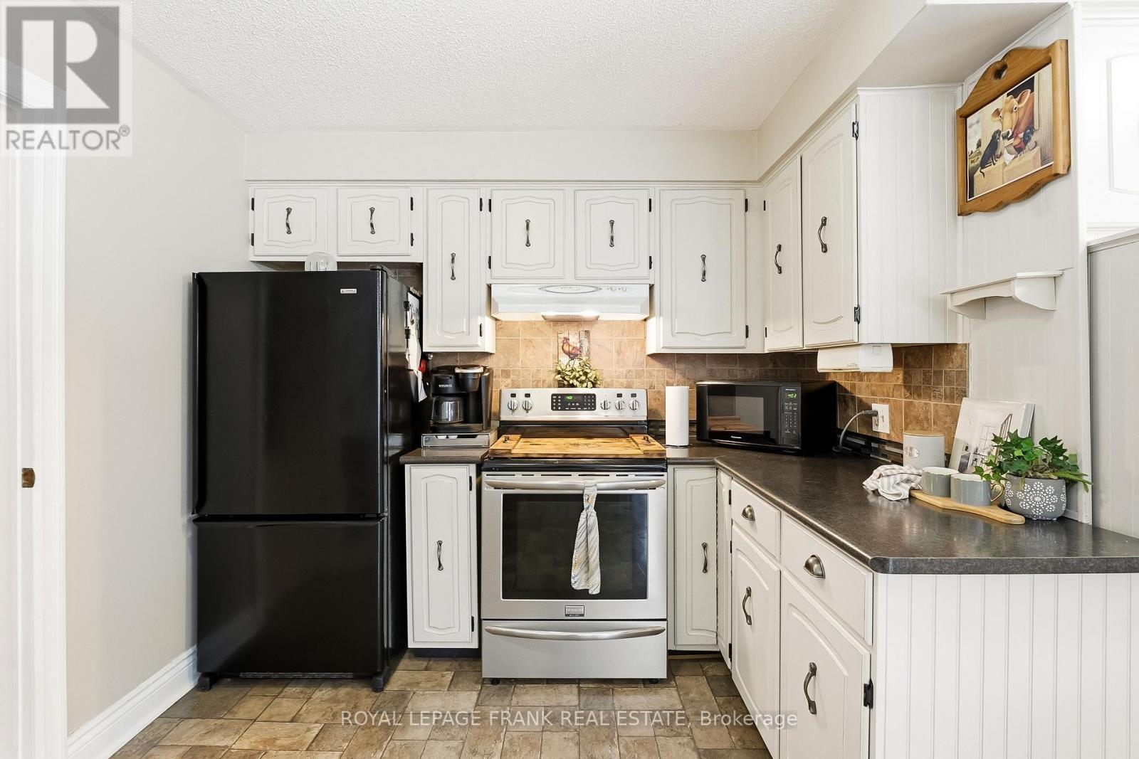 












89 ALLAN STREET

,
Scugog (Port Perry),




Ontario
L9L1E6

