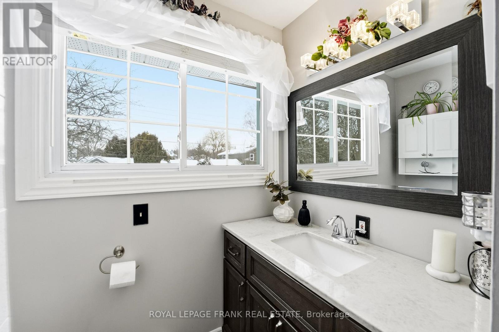 












89 ALLAN STREET

,
Scugog (Port Perry),




Ontario
L9L1E6

