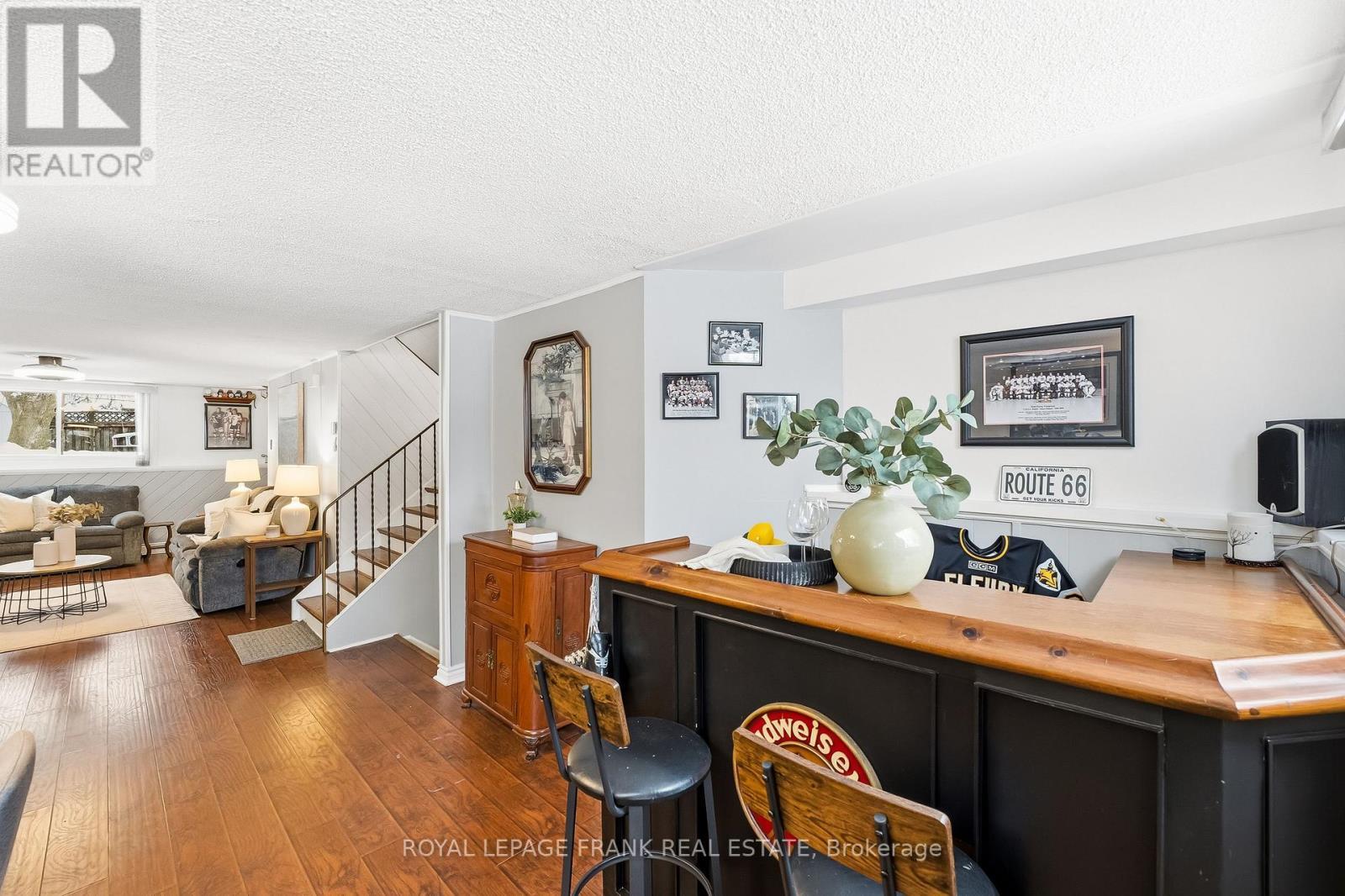 












89 ALLAN STREET

,
Scugog (Port Perry),




Ontario
L9L1E6

