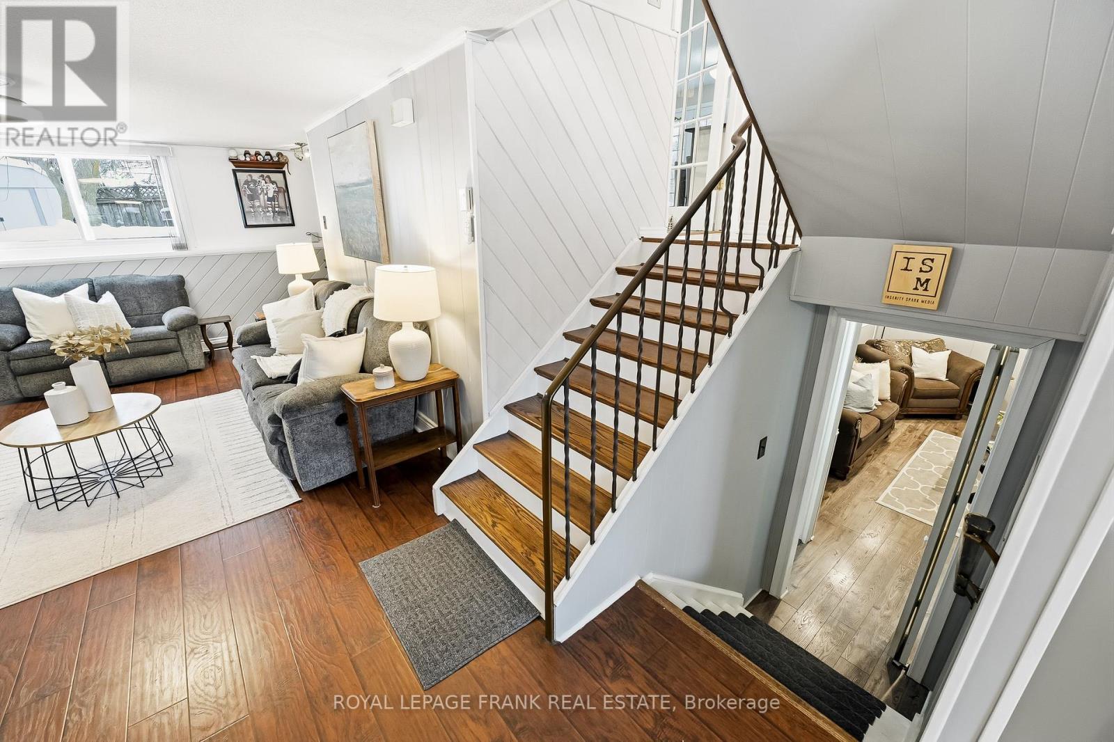 












89 ALLAN STREET

,
Scugog (Port Perry),




Ontario
L9L1E6

