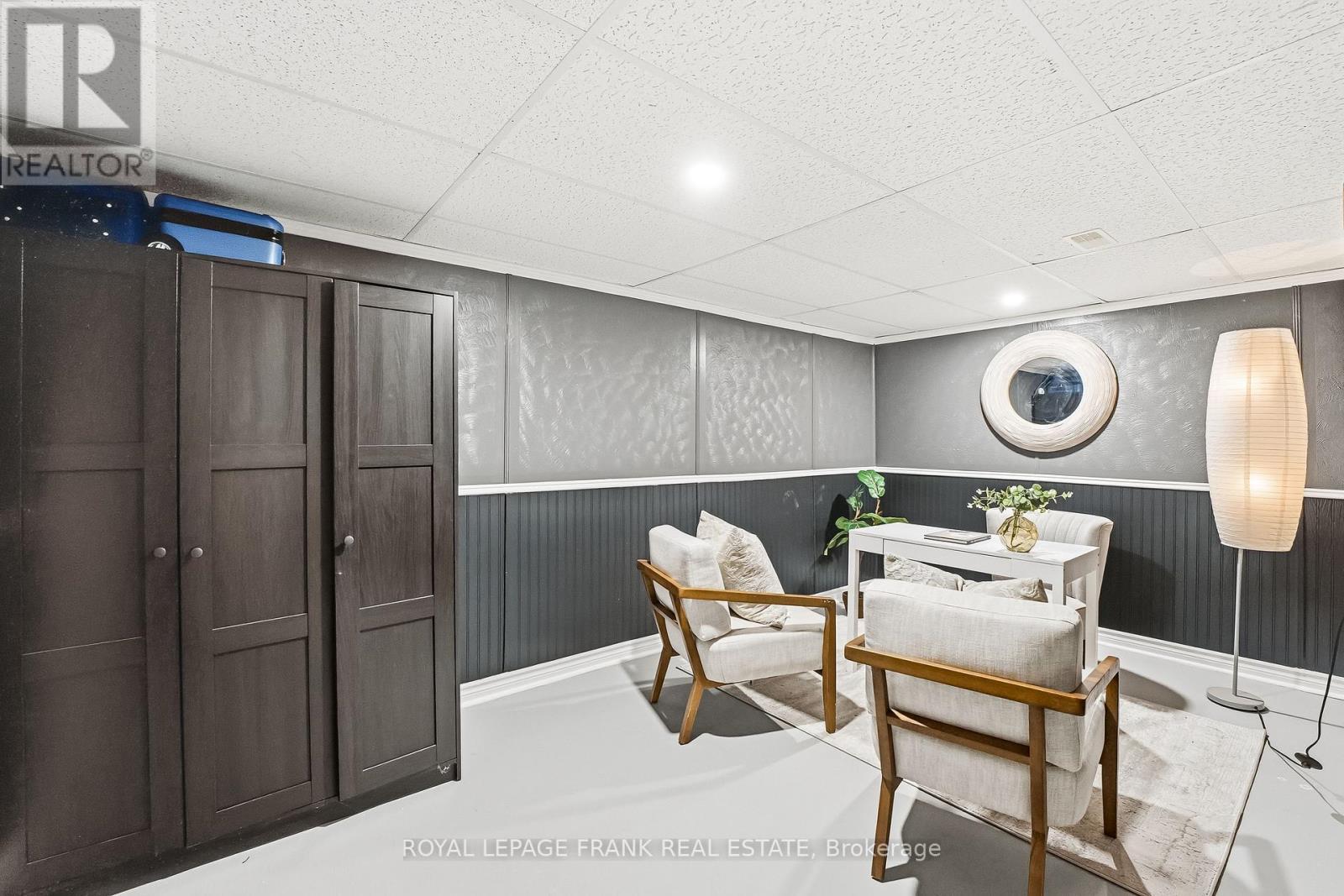 












89 ALLAN STREET

,
Scugog (Port Perry),




Ontario
L9L1E6

