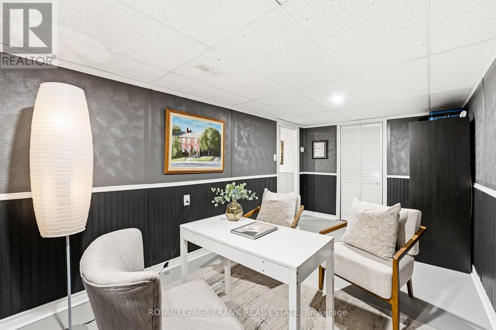 












89 ALLAN STREET

,
Scugog (Port Perry),




Ontario
L9L1E6

