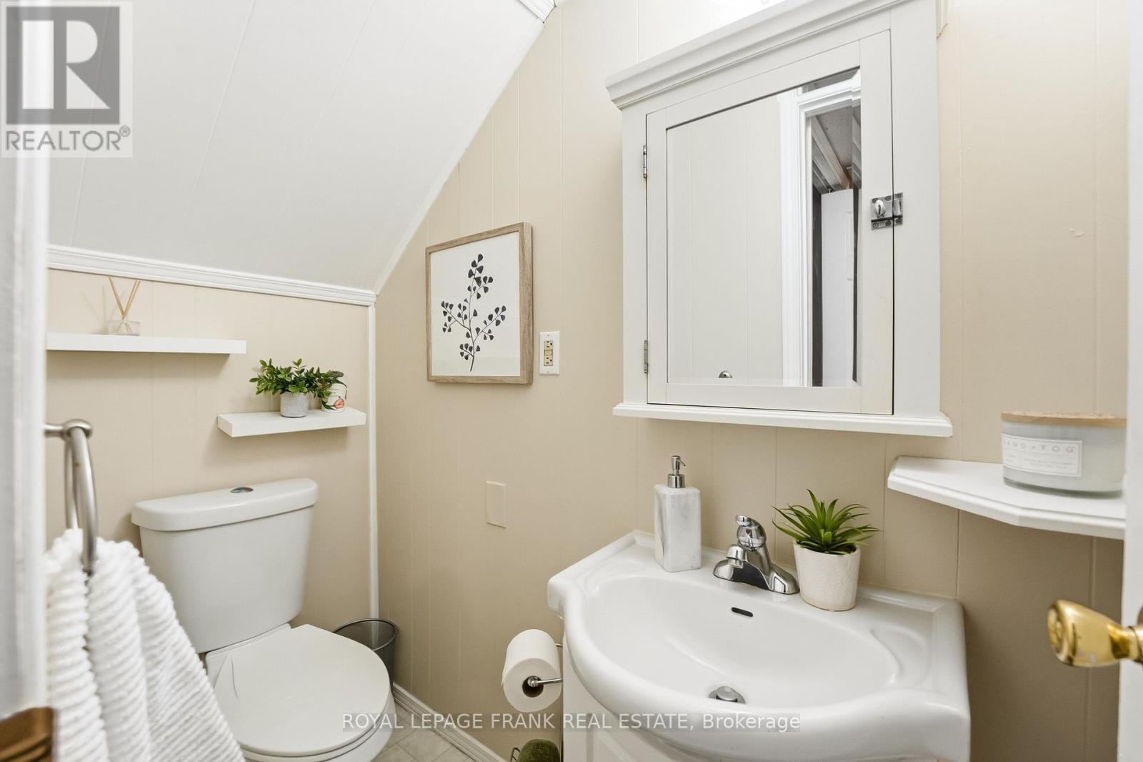 












89 ALLAN STREET

,
Scugog (Port Perry),




Ontario
L9L1E6

