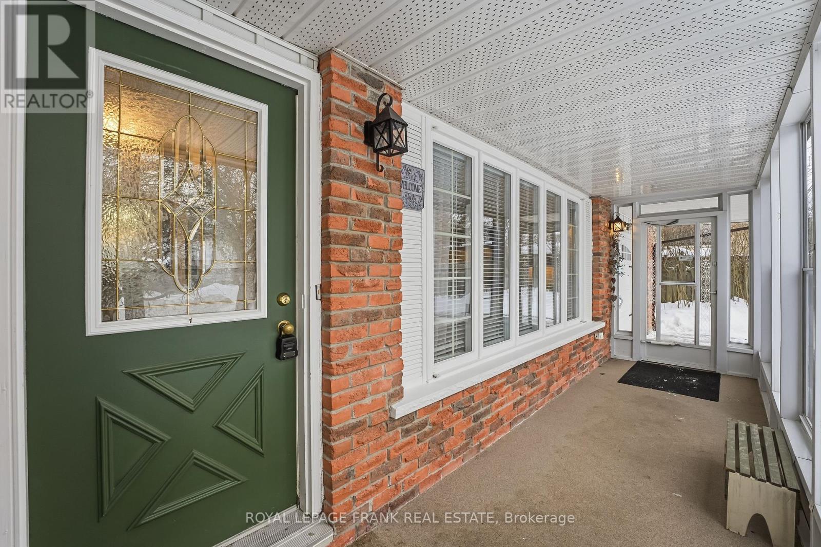 












89 ALLAN STREET

,
Scugog (Port Perry),




Ontario
L9L1E6

