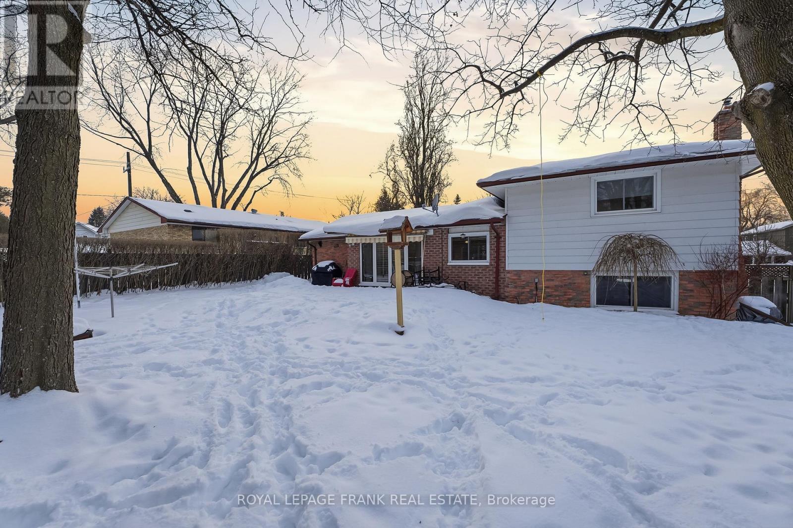 












89 ALLAN STREET

,
Scugog (Port Perry),




Ontario
L9L1E6

