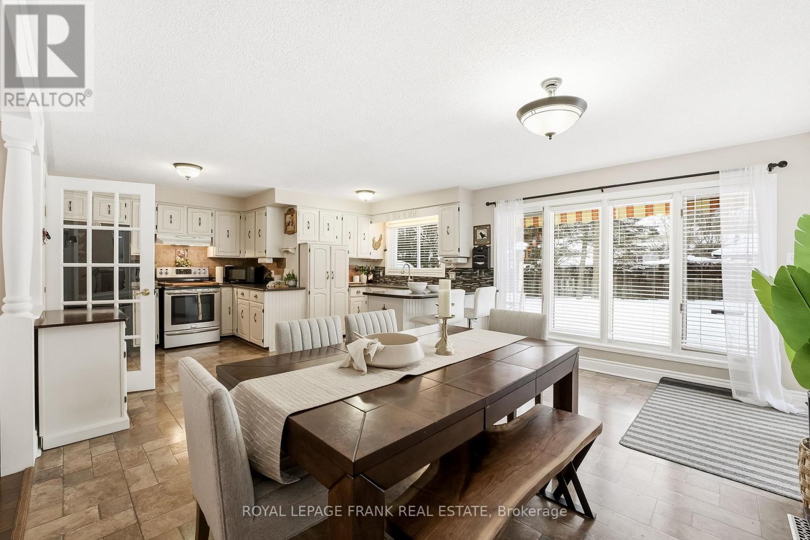 












89 ALLAN STREET

,
Scugog (Port Perry),




Ontario
L9L1E6

