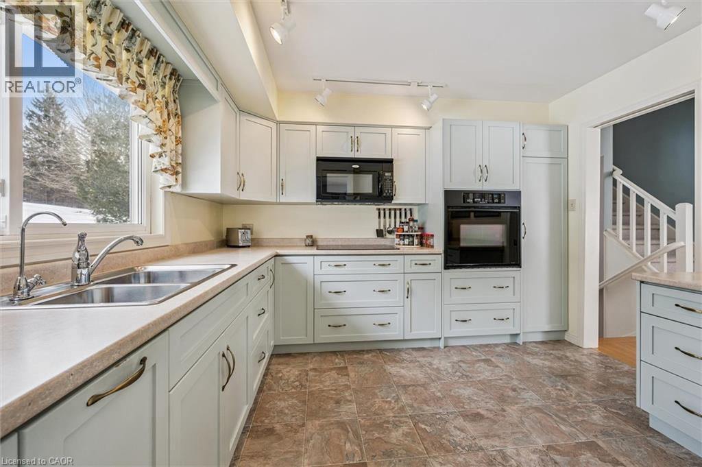 












126 GRANDVIEW Drive

,
Conestogo,




Ontario
N0B1N0

