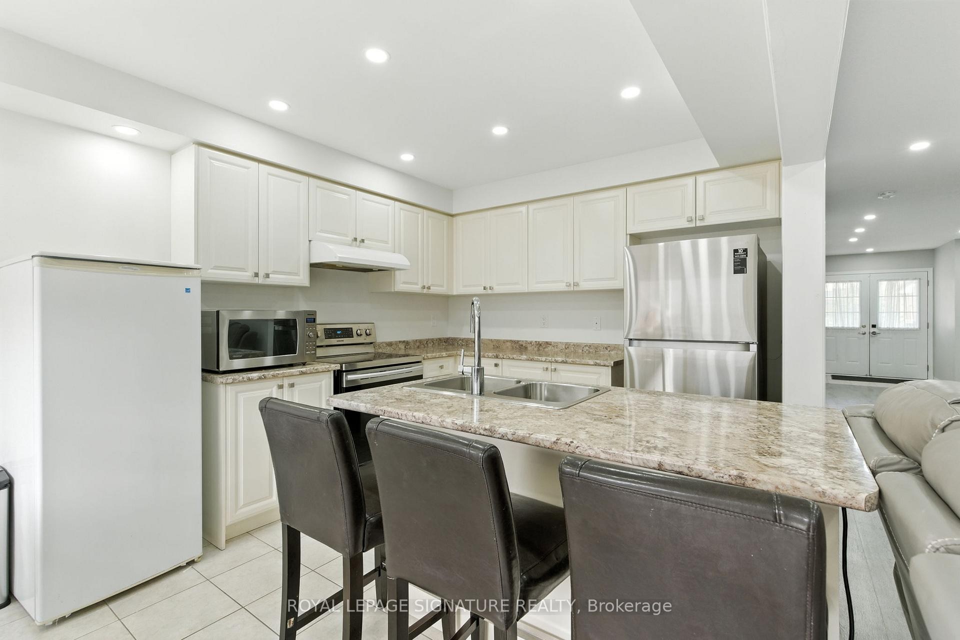 









16


Froggy

Drive,
Thorold,




ON
L3B 0G9

