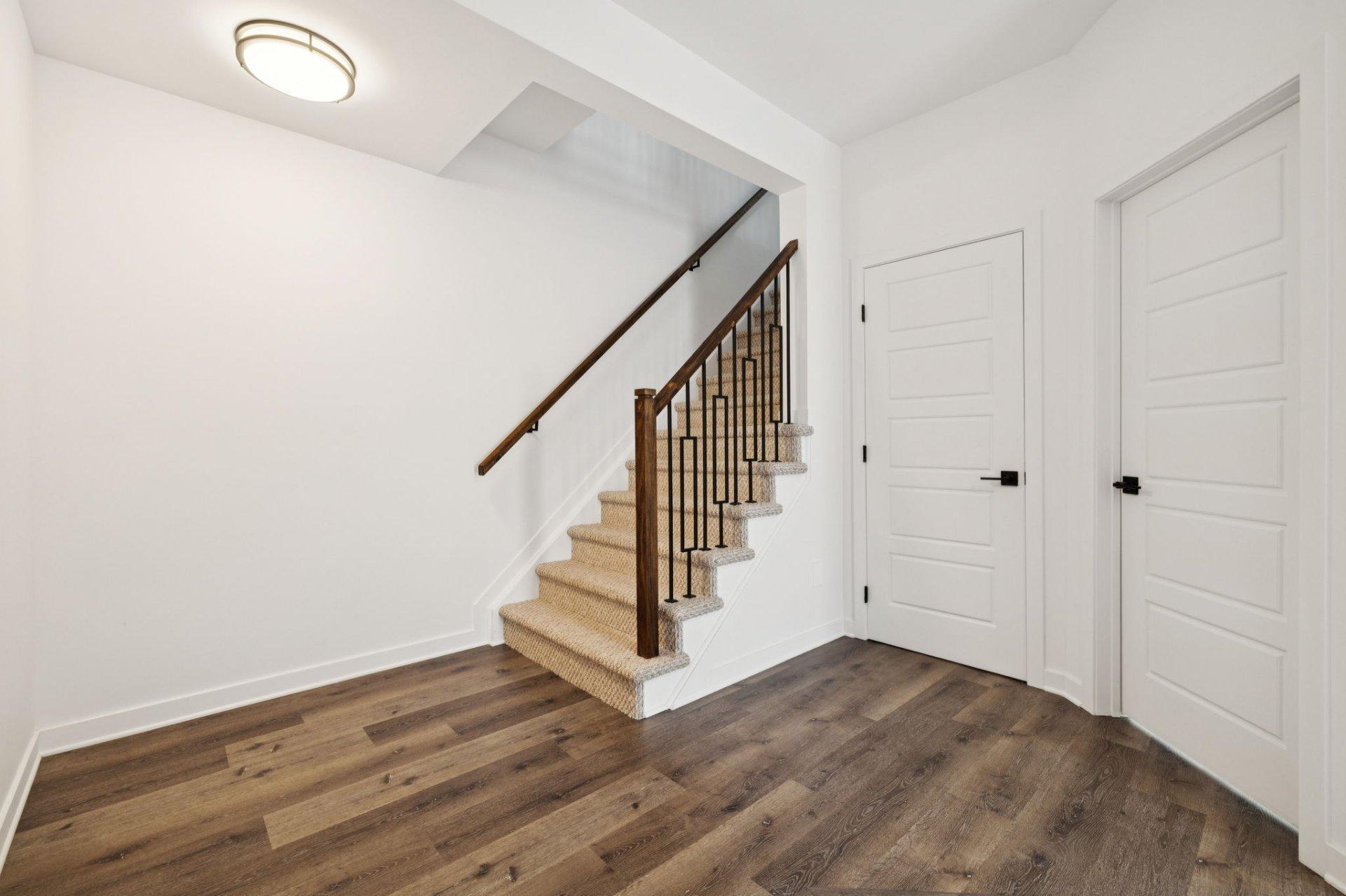 









66


Ch. des Lueurs

,
Val-des-Monts,




QC
J8N4J6

